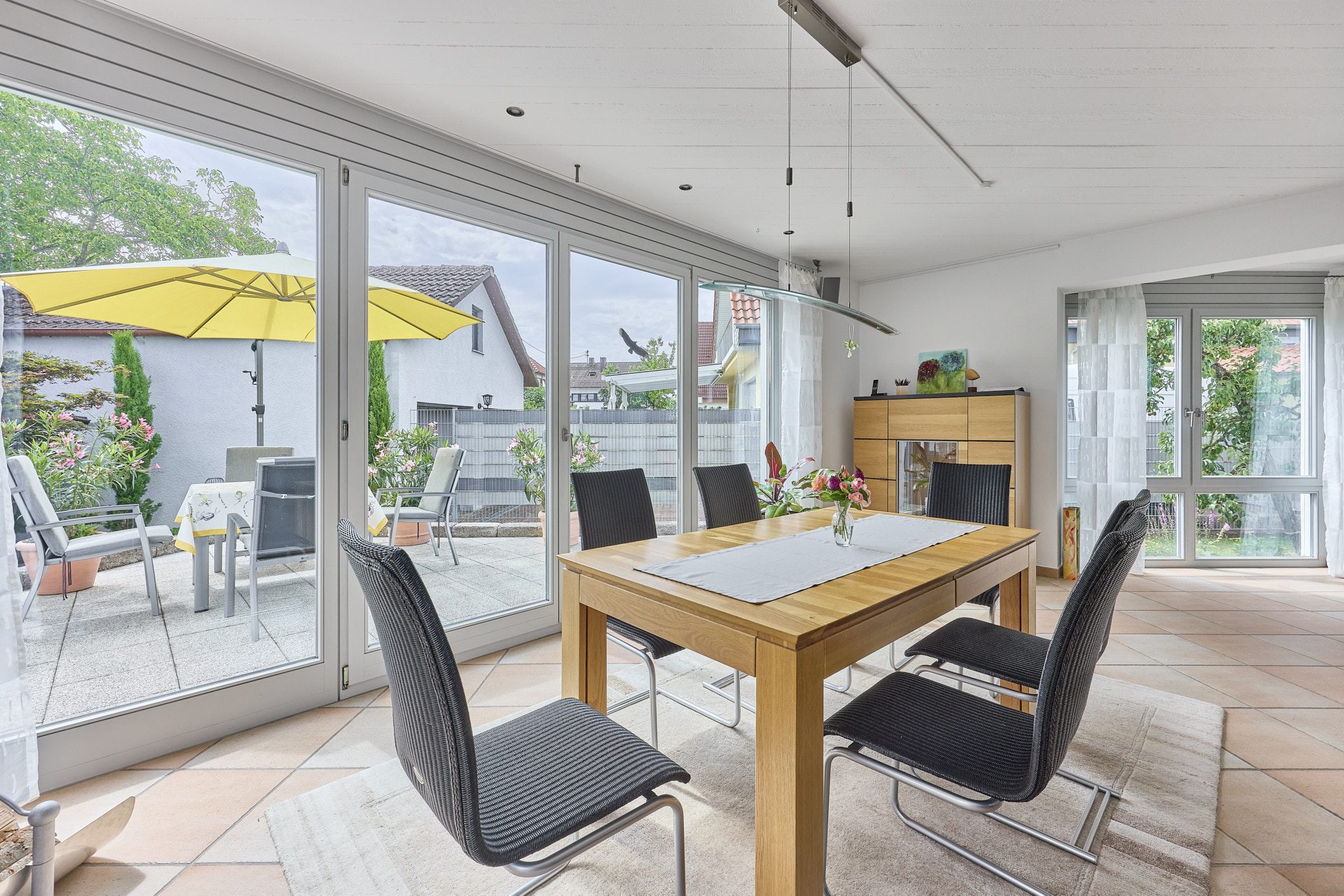 Immobilienangebot - Walldorf - Alle - Außergewöhnliches Anwesen mit Traumgarten und architektonisch ausgefallenem Anbau in Walldorf