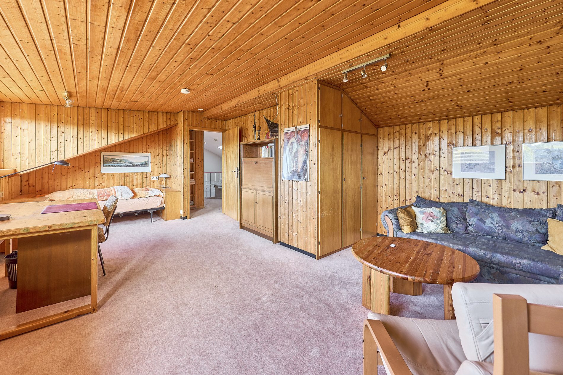Immobilienangebot - Neckarsteinach - Alle - Burgenpanorama inklusive: sonnenverwöhntes Ein- bis Zweifamilienhaus mit prächtigem Privatgarten
