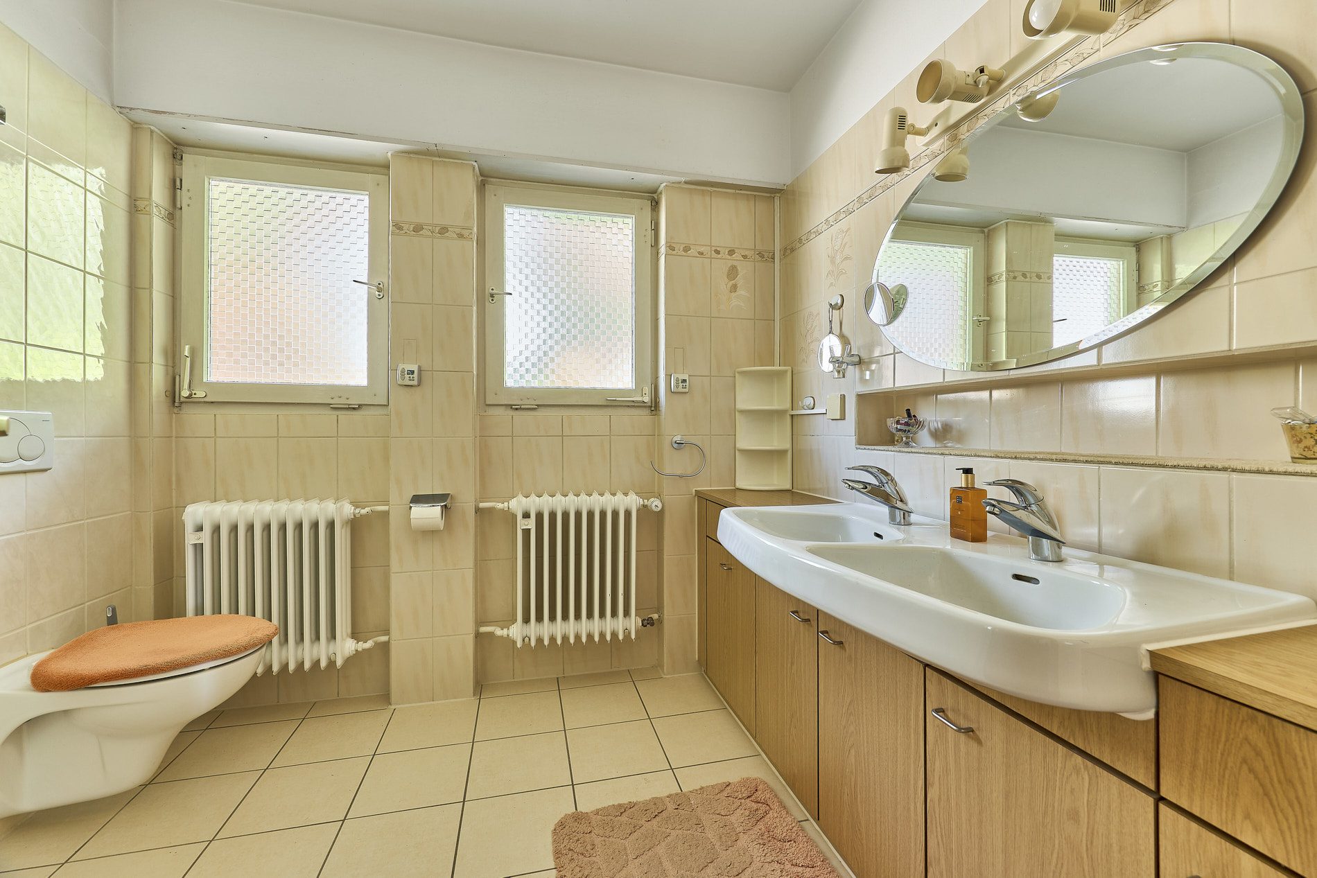Immobilienangebot - Neckarsteinach - Alle - Burgenpanorama inklusive: sonnenverwöhntes Ein- bis Zweifamilienhaus mit prächtigem Privatgarten