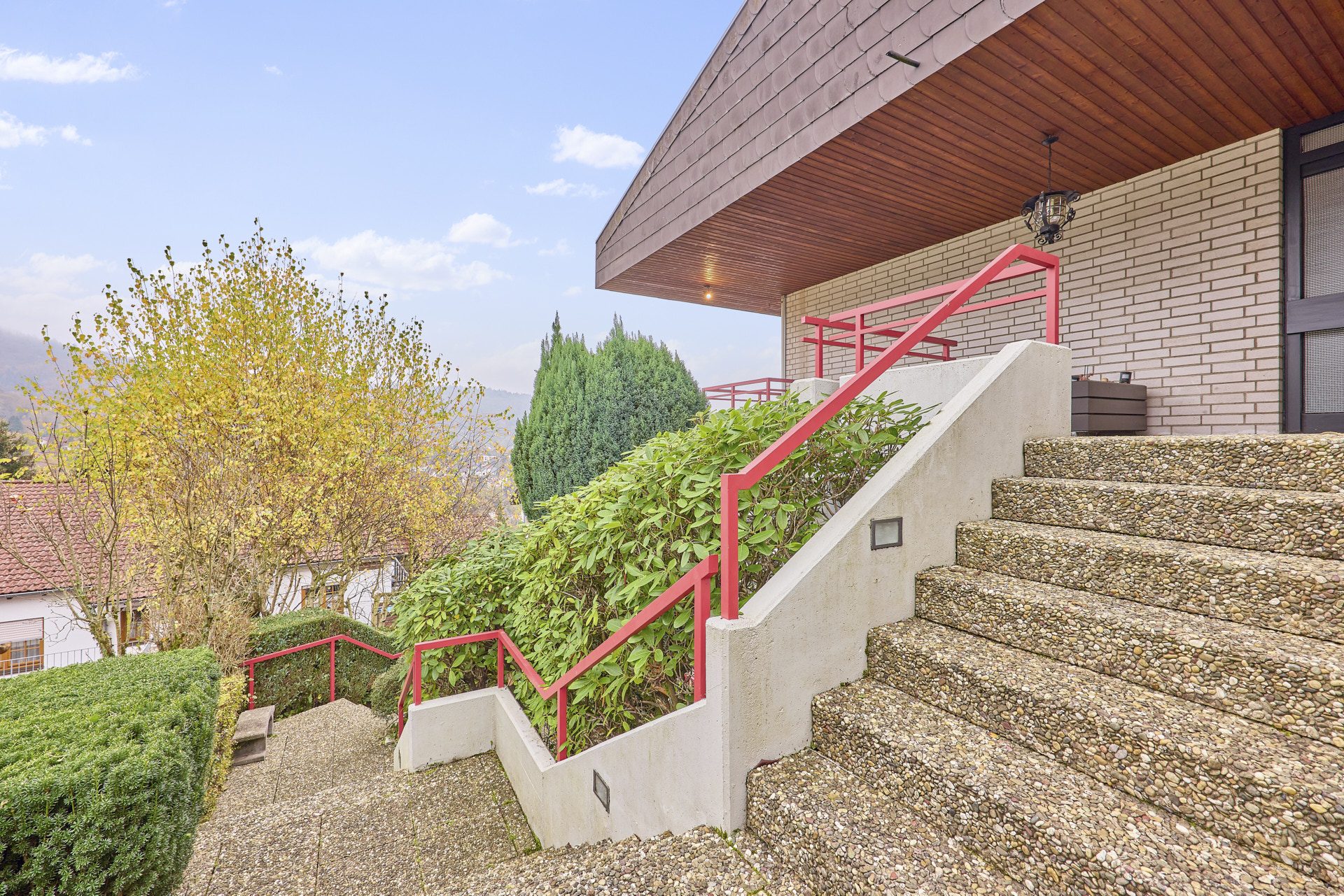 Immobilienangebot - Heidelberg / Ziegelhausen - Alle - Vielseitiges Haus mit Aussicht - ideal für Eigennutzer & Kapitalanleger (2–5 Einheiten möglich)