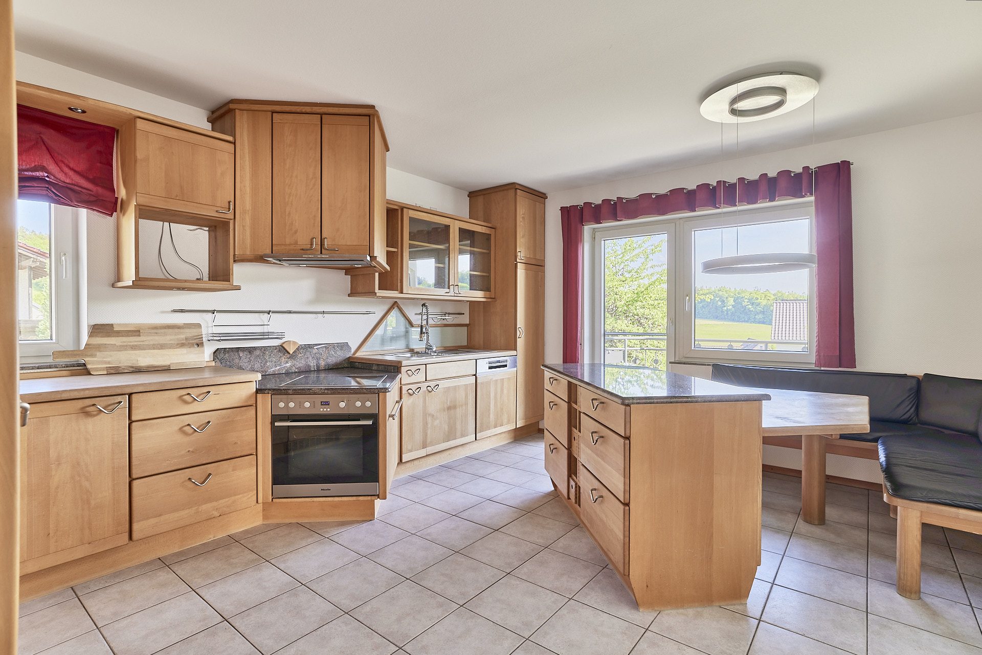 Immobilienangebot - Neckarsteinach / Darsberg - Alle - Naturnah in attraktiver Lage: Gepflegtes Ein- bis Zweifamilienhaus mit ansprechendem Außenbereich