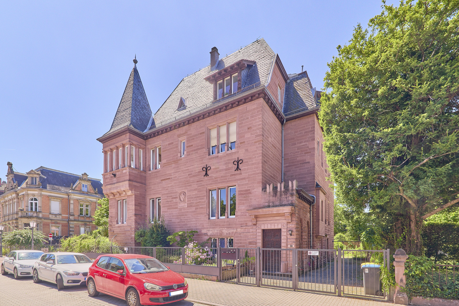 Immobilienangebot - Heidelberg - Alle - Majestätische Altbauvilla mit Garten und voller Charme im Herzen der Heidelberger Weststadt