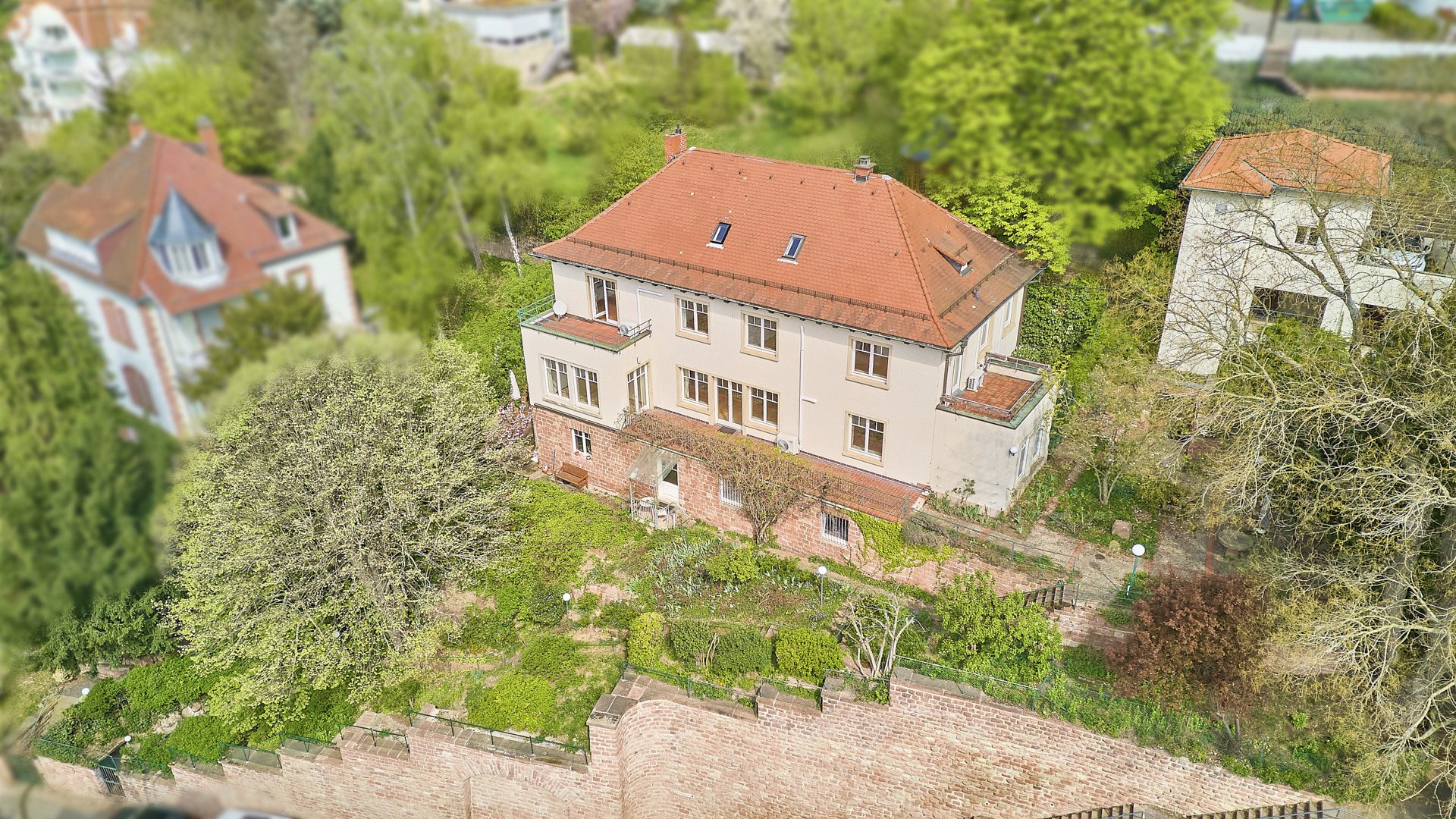 Immobilienangebot - Heidelberg - Alle - HD-Neuenheim: Ehrwürdiges Anwesen mit repräsentativer Wohnfläche in prominenter Hanglage