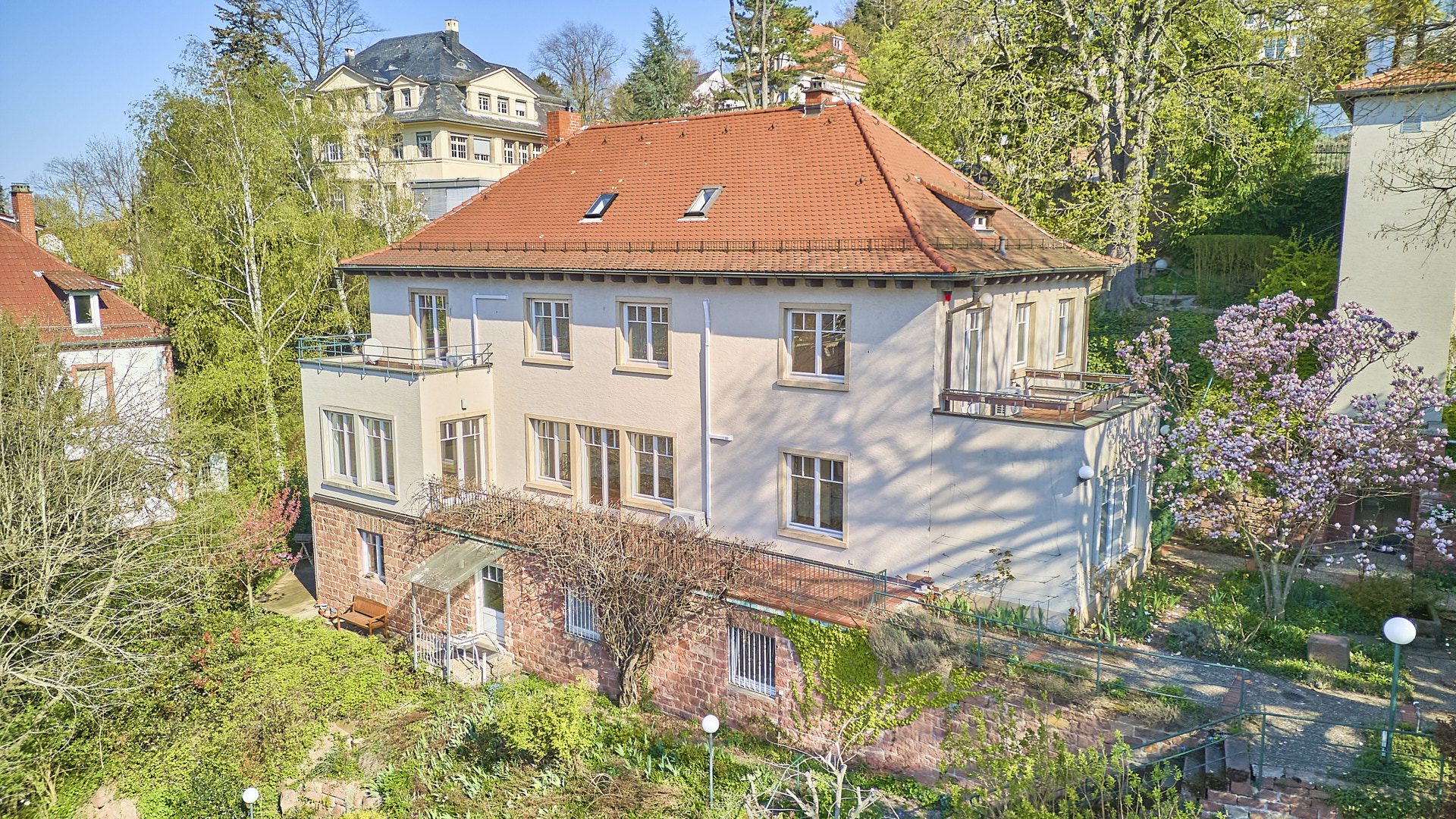 Immobilienangebot - Heidelberg - Alle - HD-Neuenheim: Ehrwürdiges Anwesen mit repräsentativer Wohnfläche in prominenter Hanglage