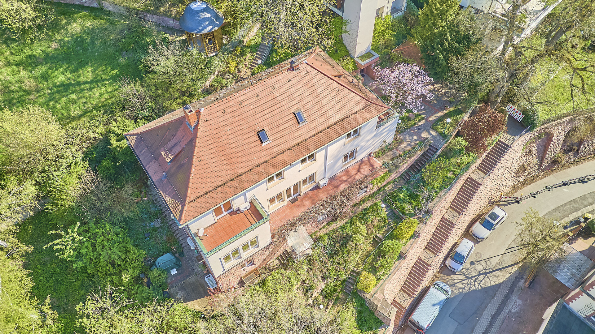 Immobilienangebot - Heidelberg - Alle - HD-Neuenheim: Ehrwürdiges Anwesen mit repräsentativer Wohnfläche in prominenter Hanglage