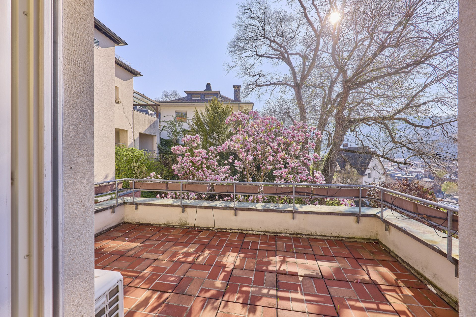 Immobilienangebot - Heidelberg - Alle - HD-Neuenheim: Ehrwürdiges Anwesen mit repräsentativer Wohnfläche in prominenter Hanglage