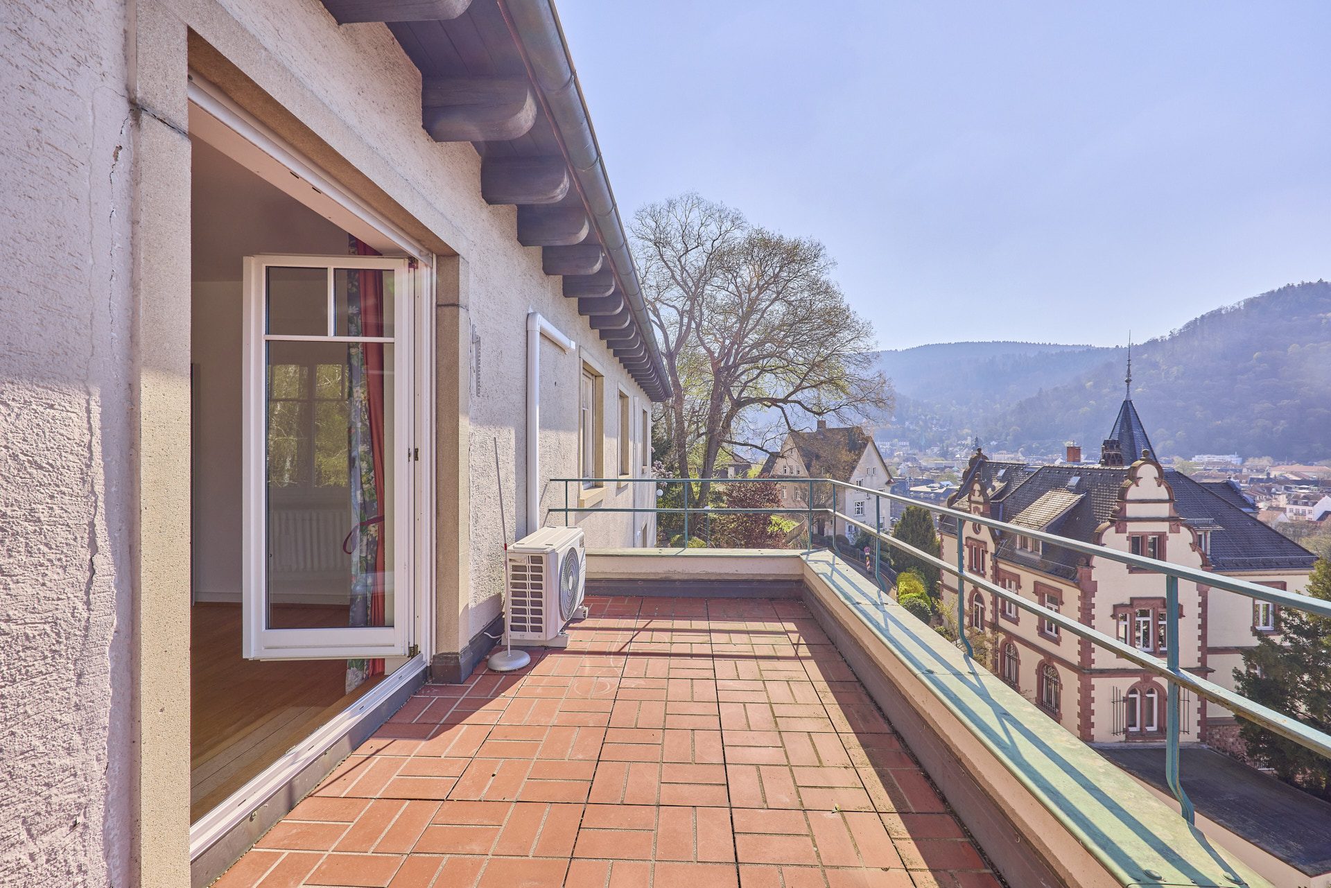 Immobilienangebot - Heidelberg - Alle - HD-Neuenheim: Ehrwürdiges Anwesen mit repräsentativer Wohnfläche in prominenter Hanglage