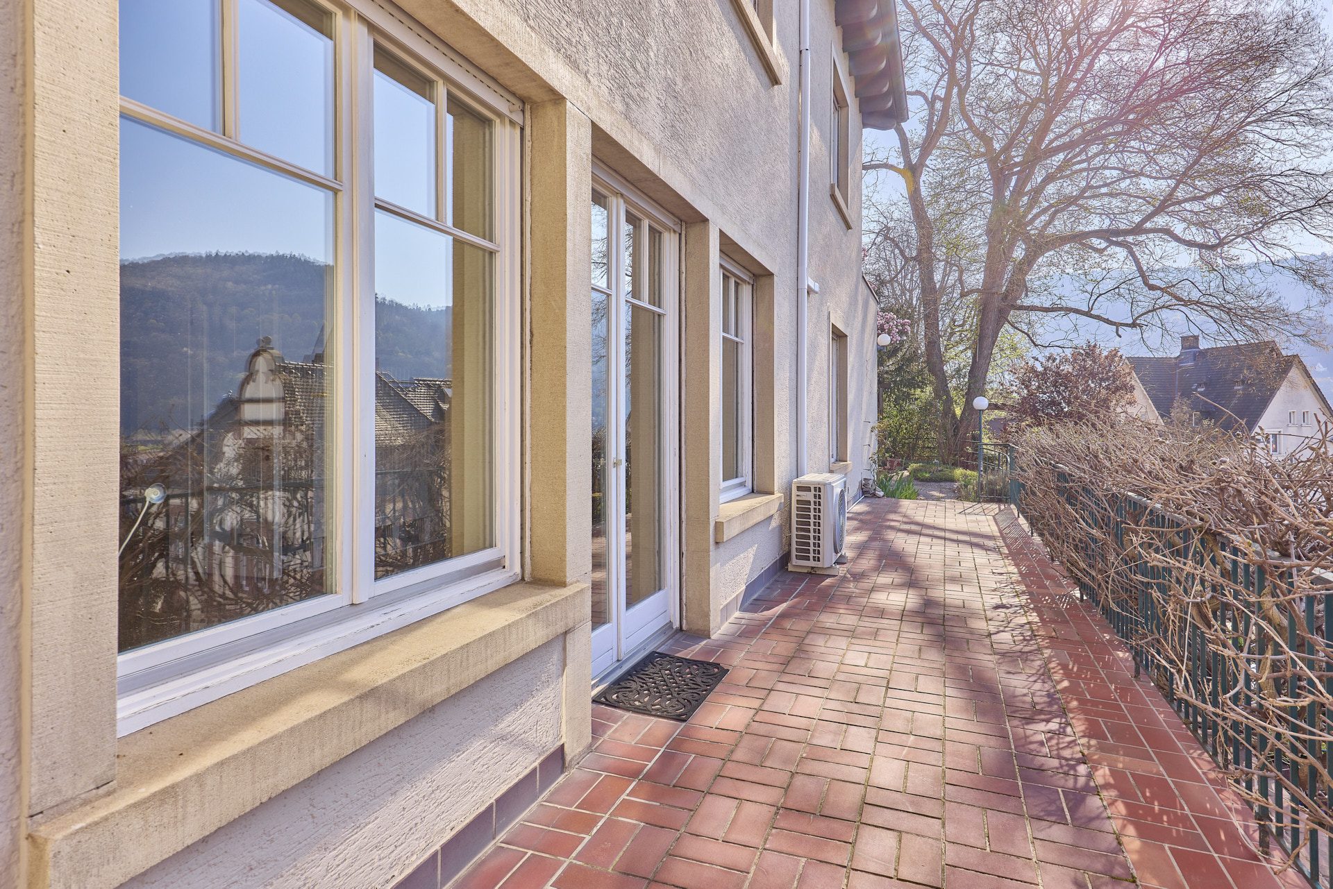 Immobilienangebot - Heidelberg - Alle - HD-Neuenheim: Ehrwürdiges Anwesen mit repräsentativer Wohnfläche in prominenter Hanglage