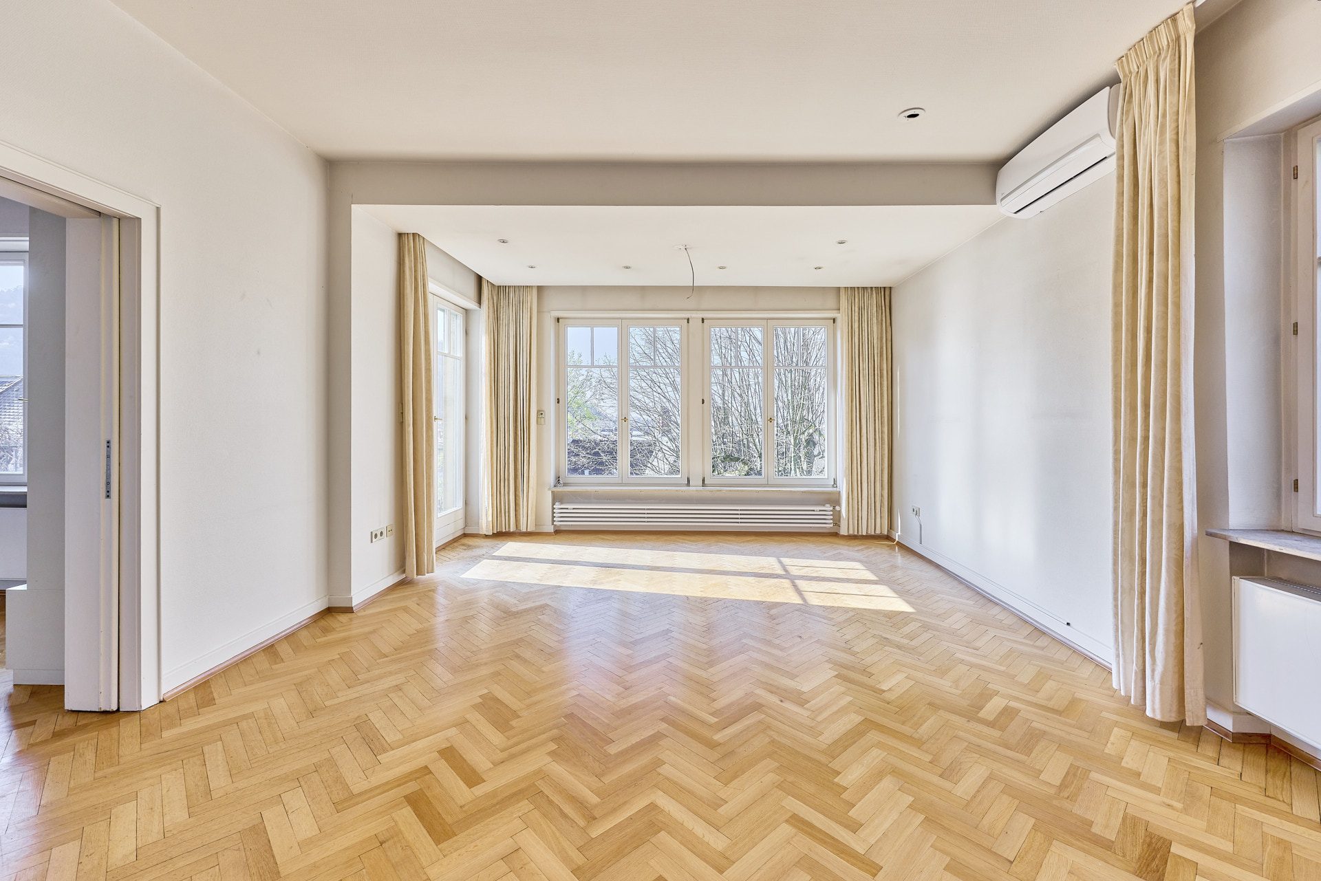 Immobilienangebot - Heidelberg - Alle - HD-Neuenheim: Ehrwürdiges Anwesen mit repräsentativer Wohnfläche in prominenter Hanglage