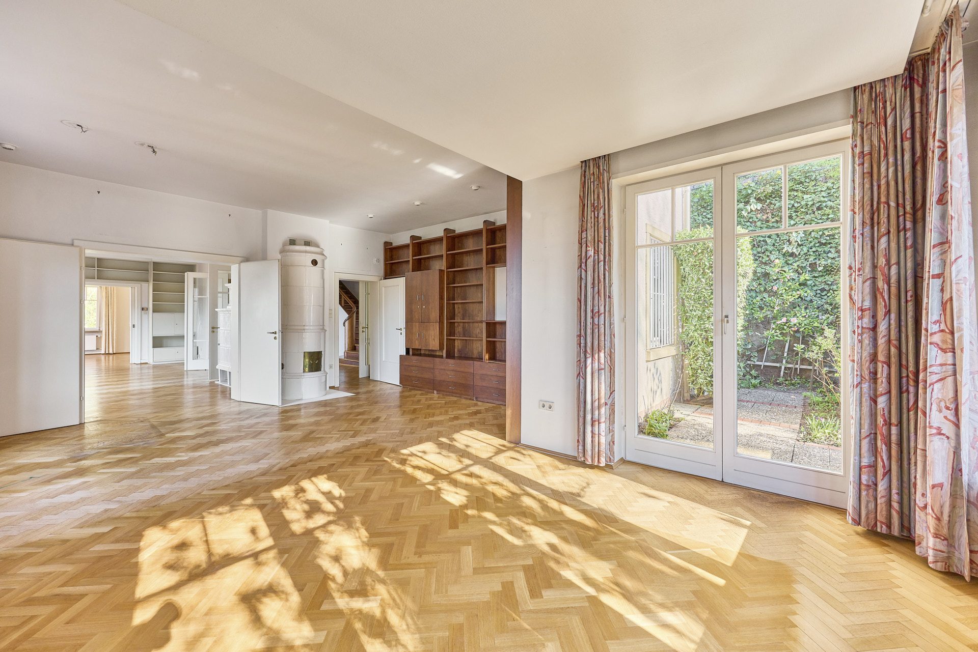 Immobilienangebot - Heidelberg - Alle - HD-Neuenheim: Ehrwürdiges Anwesen mit repräsentativer Wohnfläche in prominenter Hanglage