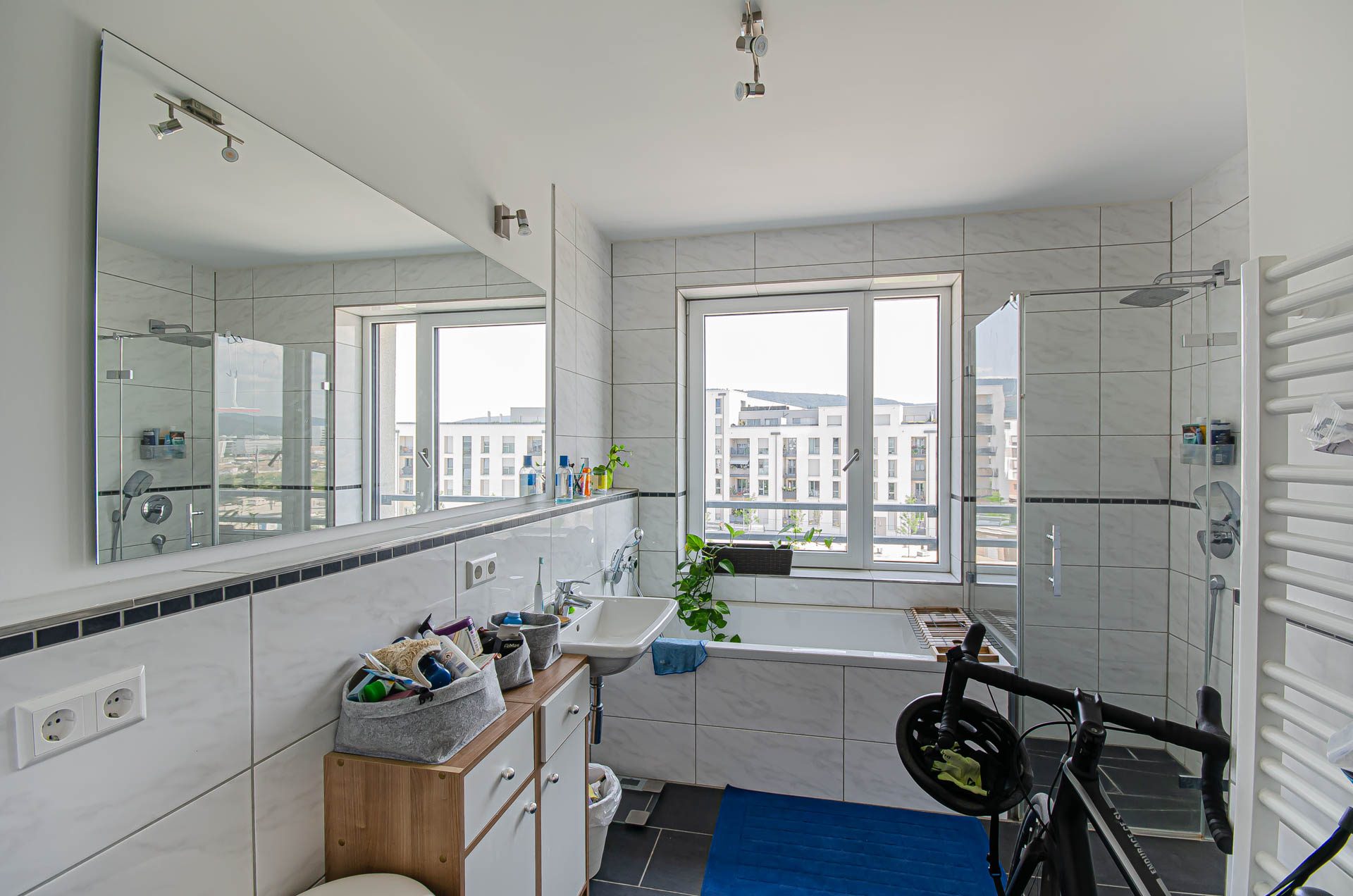 Immobilienangebot - Heidelberg - Alle - Fantastische teil-möblierte Dreizimmerwohnung mit großem Balkon