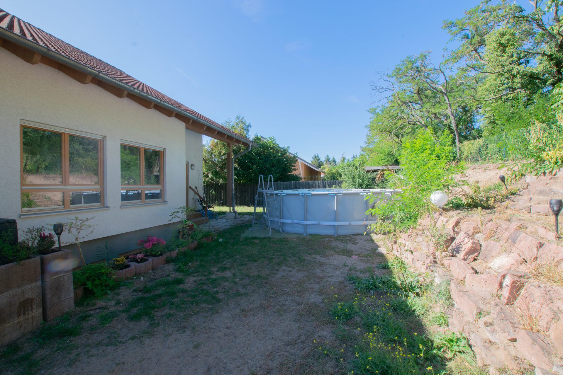 Immobilienangebot - Schwetzingen - Alle - Schwetzingen-Hirschacker: Tolles Haus mit tollen Mietern sucht tollen Kapitalanleger