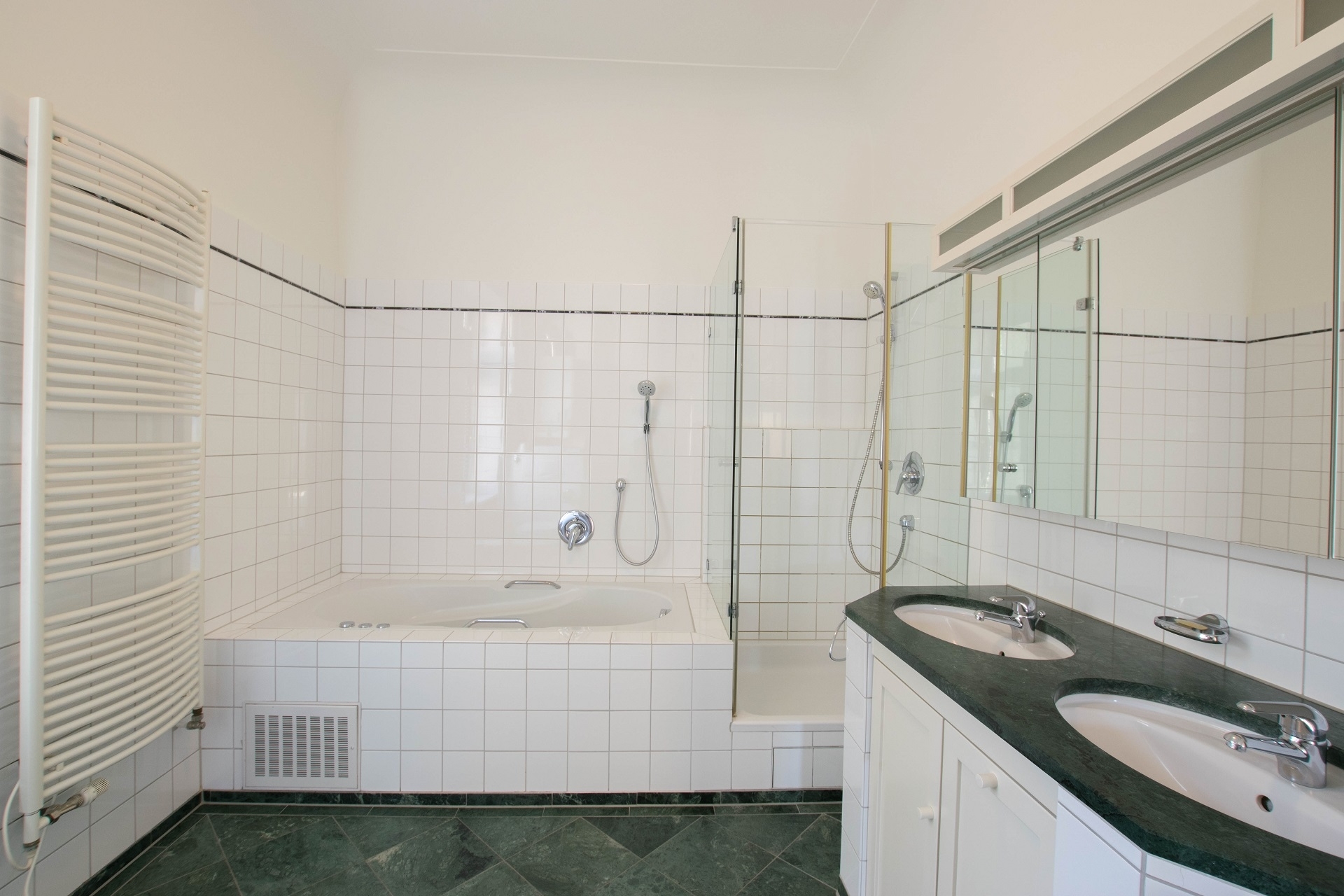 Immobilienangebot - Heidelberg - Alle - Heidelberg-Weststadt: 6-Zimmer-Altbauwohnung in denkmalgeschütztem Anwesen