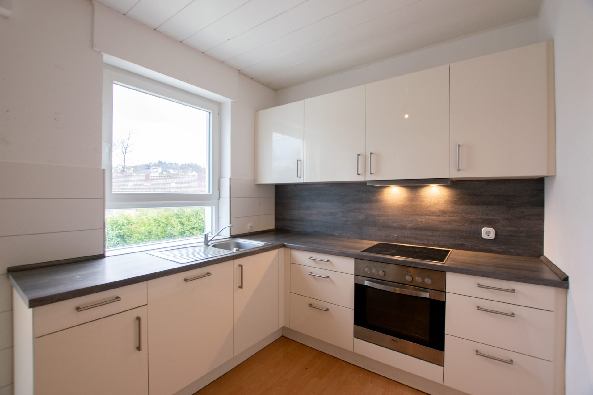 Immobilienangebot - Neckargemünd - Alle - Großzügiges Zweifamilienhaus in begehrter Wohnlage von Neckargemünd