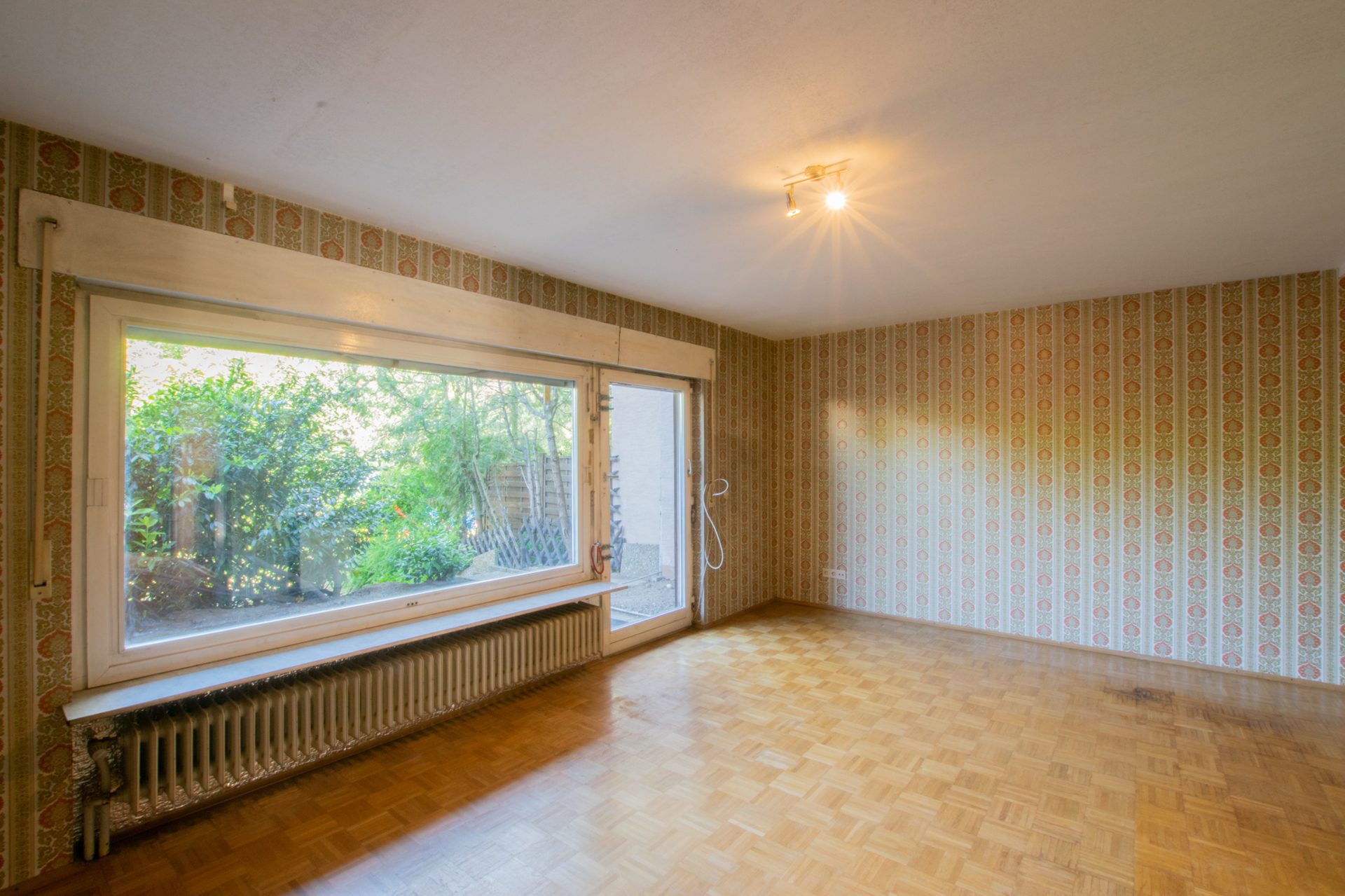 Immobilienangebot - Walldorf - Alle - Sanierungsbedürftiges Reihenmittelhaus zur Realisierung Ihrer Wohnwünsche inklusive Ausbaupotenzial