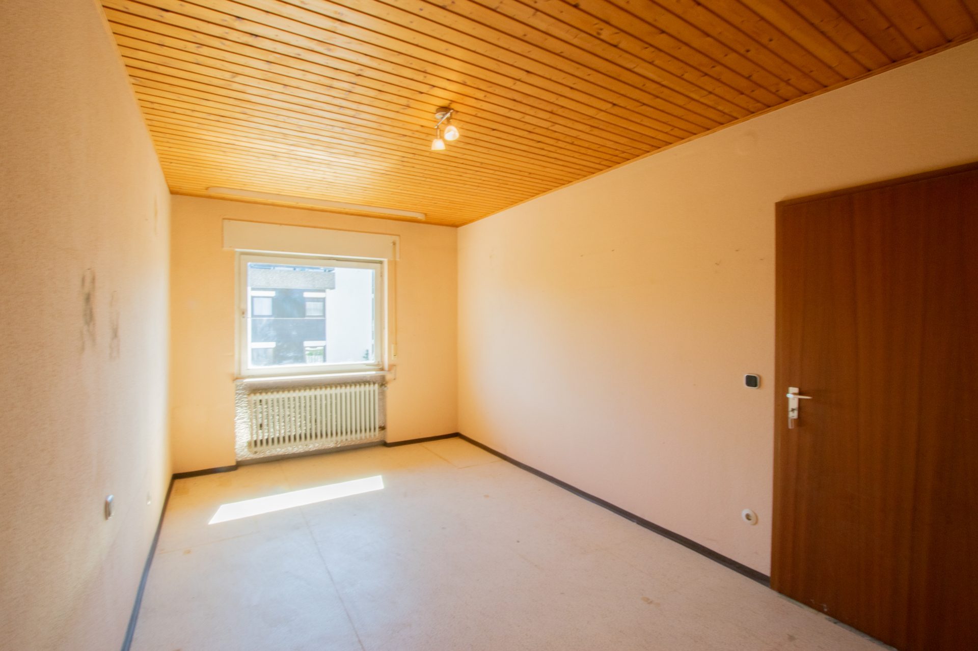 Immobilienangebot - Walldorf - Alle - Sanierungsbedürftiges Reihenmittelhaus zur Realisierung Ihrer Wohnwünsche inklusive Ausbaupotenzial
