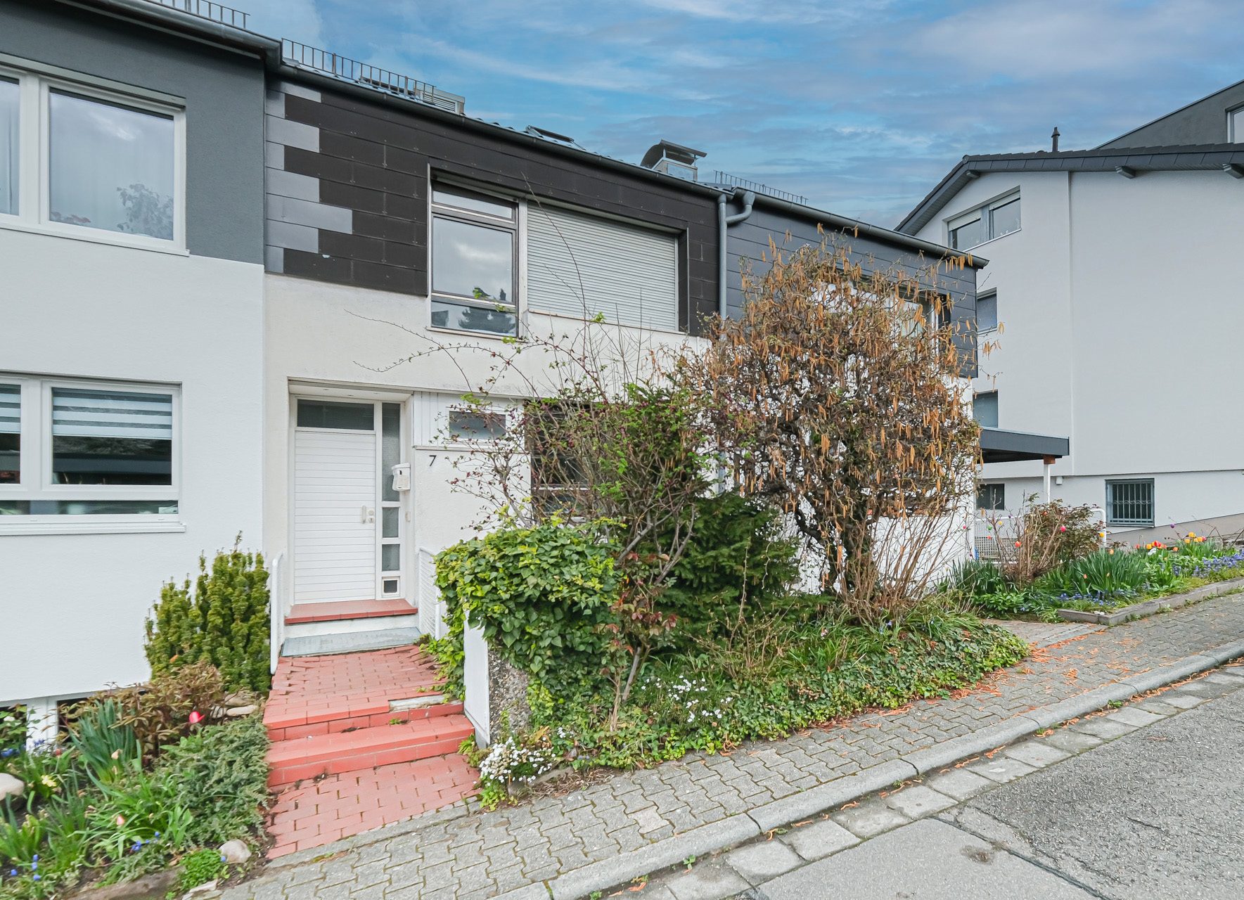 Immobilienangebot - Hirschberg an der Bergstraße / Großsachsen - Alle - Hirschberg-Großsachsen: Gemütliches Reihenmittelhaus in ruhiger und bevorzugter Wohnlage