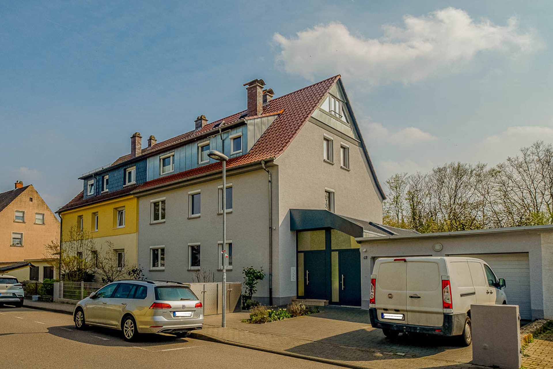 Immobilienangebot - Heidelberg - Alle - Auf Erbpachtgrundstück: 3-Parteienhaus mit Garten, Garagen und vielfältigen Nutzungsmöglichkeiten