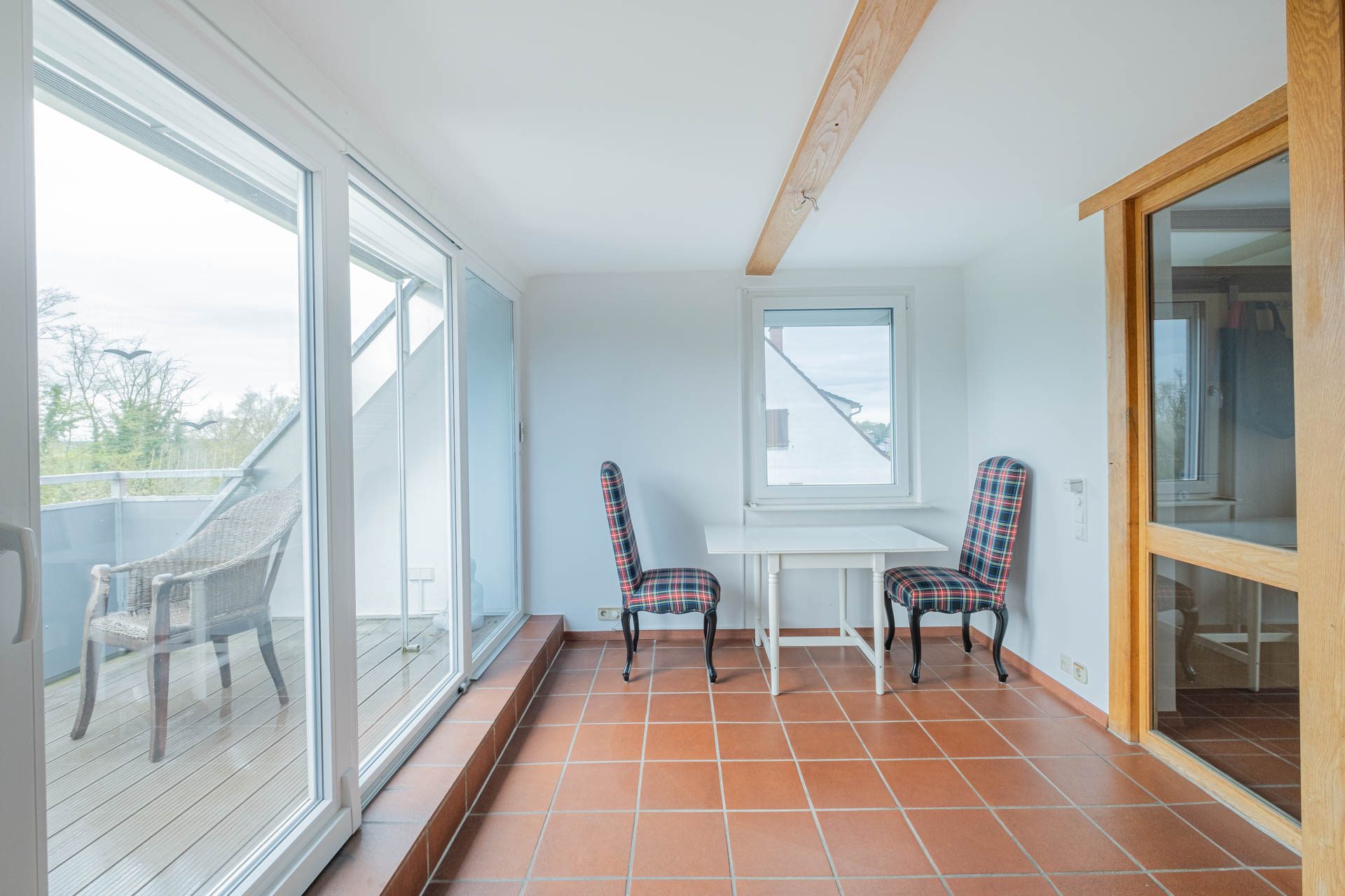 Immobilienangebot - Heidelberg - Alle - Auf Erbpachtgrundstück: 3-Parteienhaus mit Garten, Garagen und vielfältigen Nutzungsmöglichkeiten