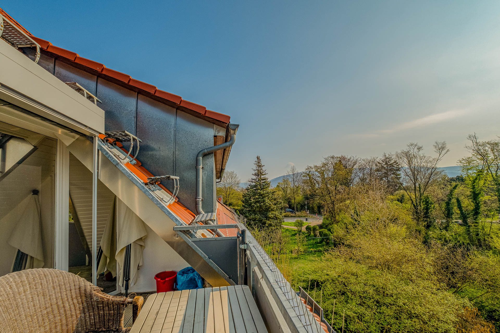 Immobilienangebot - Heidelberg - Alle - Auf Erbpachtgrundstück: 3-Parteienhaus mit Garten, Garagen und vielfältigen Nutzungsmöglichkeiten