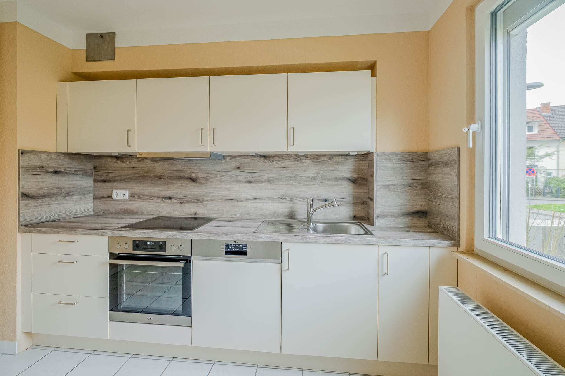 Immobilienangebot - Heidelberg - Alle - Auf Erbpachtgrundstück: 3-Parteienhaus mit Garten, Garagen und vielfältigen Nutzungsmöglichkeiten