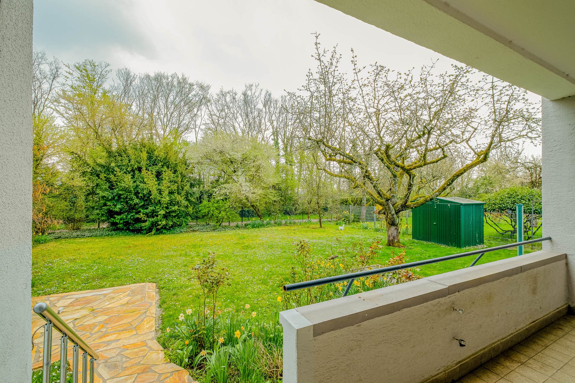 Immobilienangebot - Heidelberg - Alle - Auf Erbpachtgrundstück: 3-Parteienhaus mit Garten, Garagen und vielfältigen Nutzungsmöglichkeiten