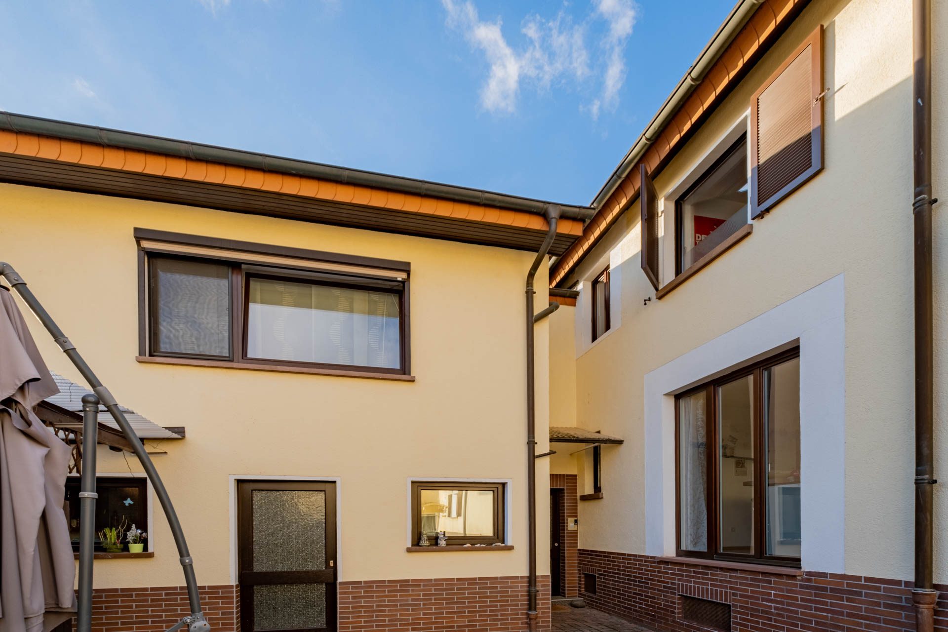 Immobilienangebot - Eppelheim - Alle - Ohne Käuferprovision in Eppelheim: Doppelhaushälfte mit Garten und Anbau, teilmodernisiert in 2016