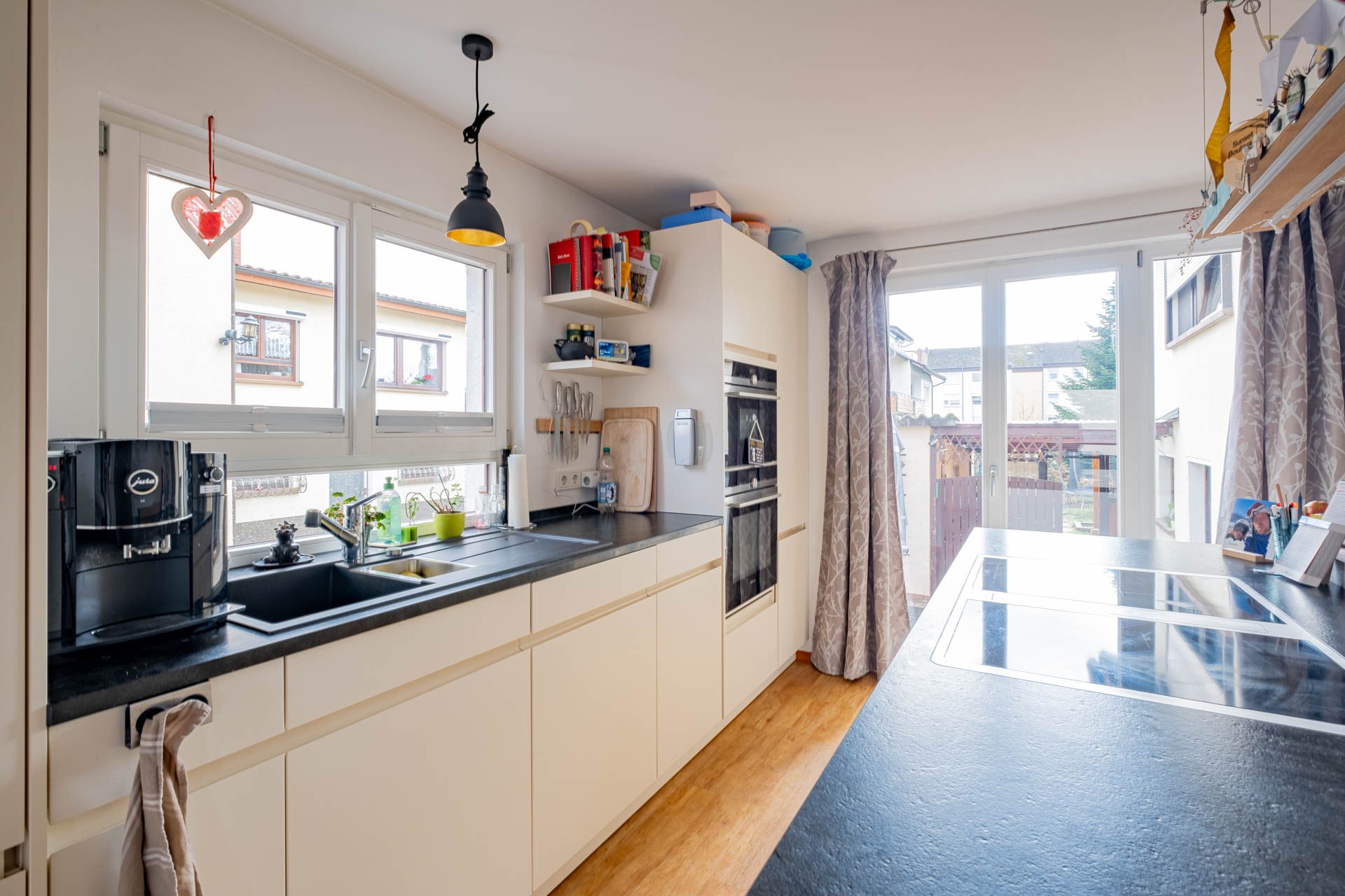 Immobilienangebot - Eppelheim - Alle - Ohne Käuferprovision in Eppelheim: Doppelhaushälfte mit Garten und Anbau, teilmodernisiert in 2016