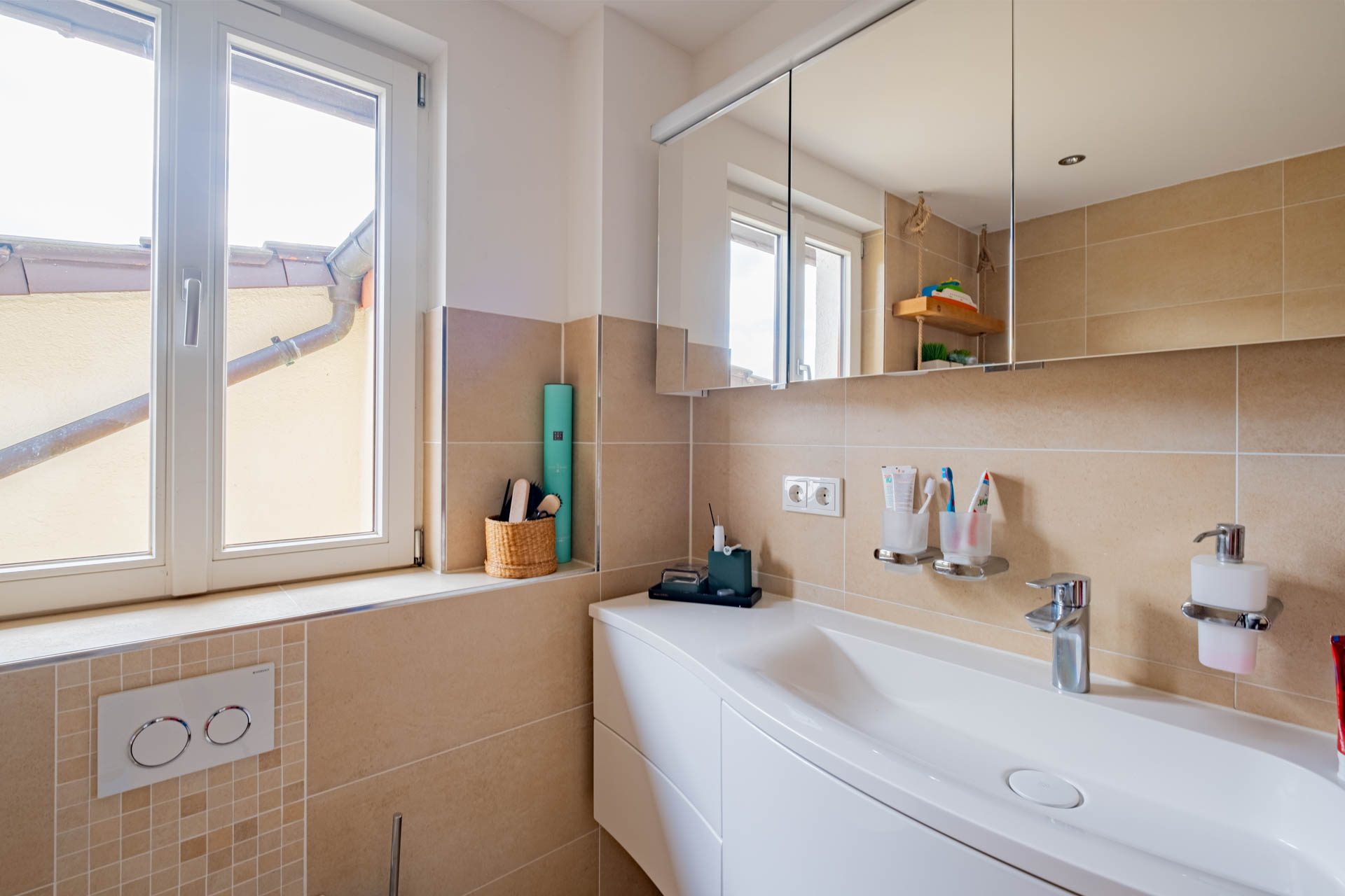 Immobilienangebot - Eppelheim - Alle - Ohne Käuferprovision in Eppelheim: Doppelhaushälfte mit Garten und Anbau, teilmodernisiert in 2016