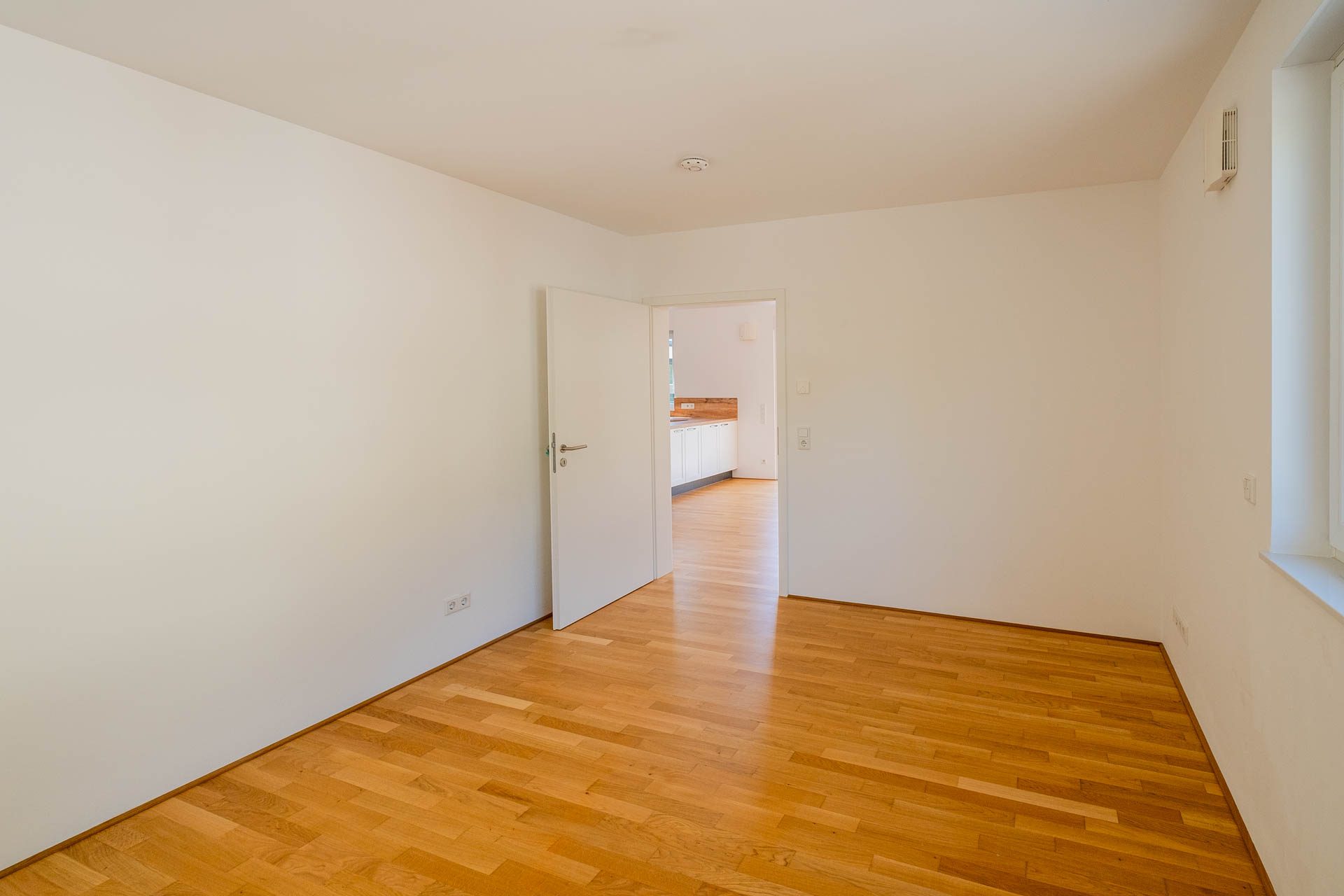 Immobilienangebot - Neckargemünd - Alle - Neuwertige Maisonette Wohnung mit Balkon, Galerie und Tiefgarage in Neckargemünd