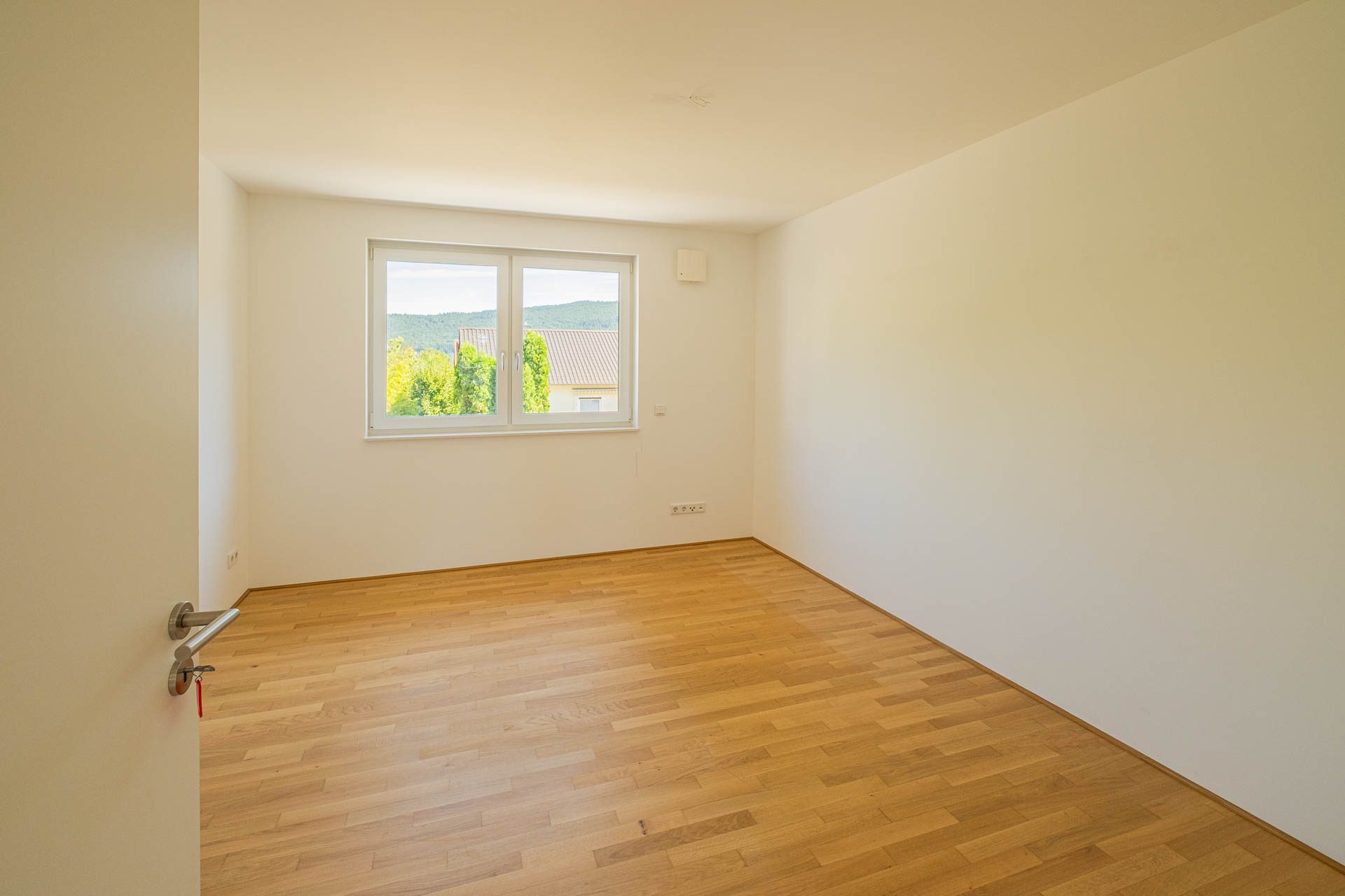 Immobilienangebot - Neckargemünd - Alle - Neuwertige Maisonette Wohnung mit Balkon, Galerie und Tiefgarage in Neckargemünd
