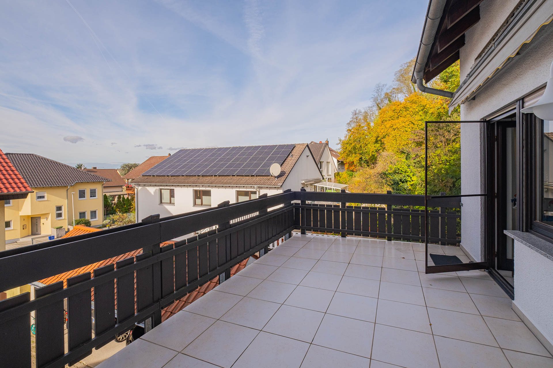 Immobilienangebot - Schriesheim - Alle - Großzügige Maisonette-Wohnung mit
Kamin, Balkon & Dachterrasse im Zentrum Schriesheims