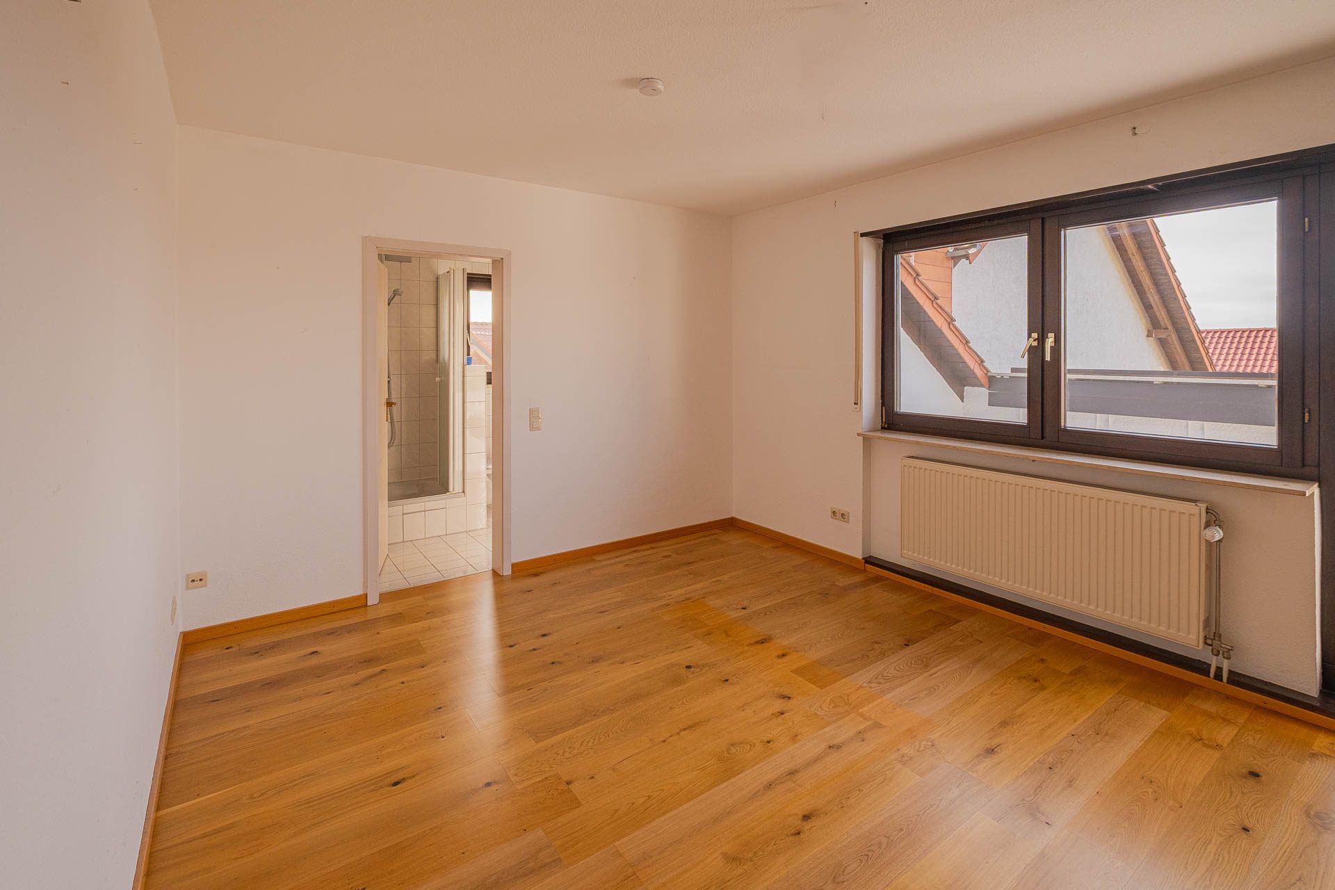 Immobilienangebot - Schriesheim - Alle - Großzügige Maisonette-Wohnung mit
Kamin, Balkon & Dachterrasse im Zentrum Schriesheims