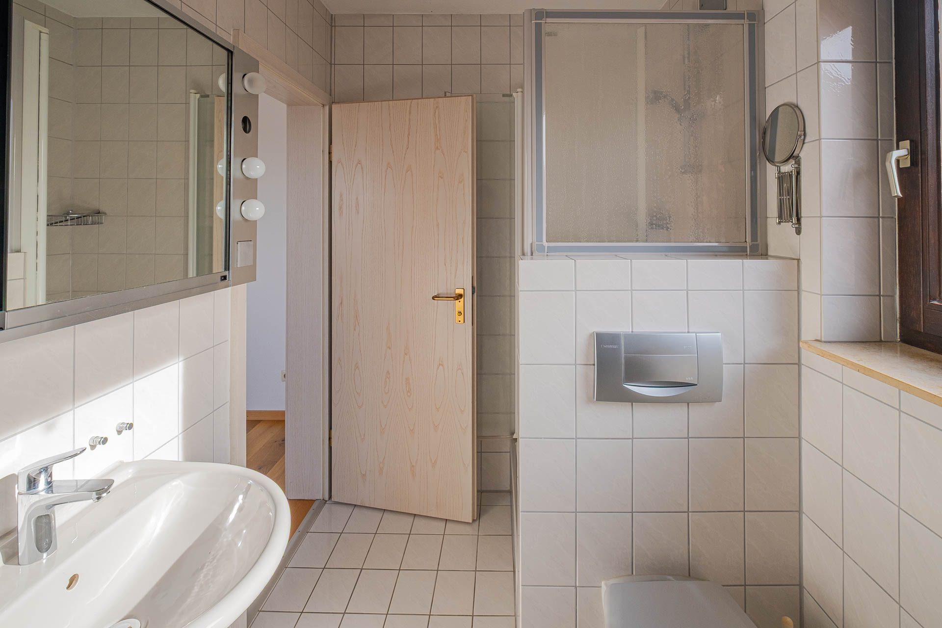 Immobilienangebot - Schriesheim - Alle - Großzügige Maisonette-Wohnung mit
Kamin, Balkon & Dachterrasse im Zentrum Schriesheims