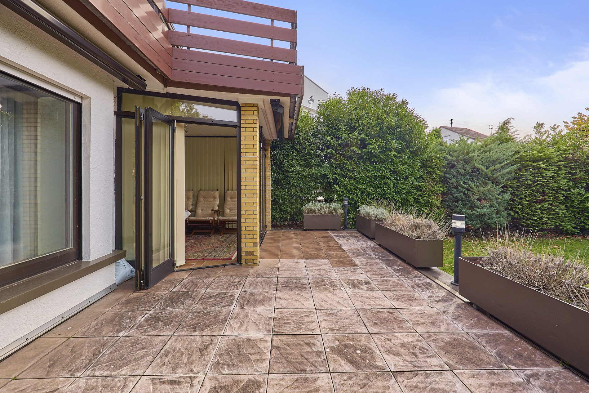 Immobilienangebot - Wiesloch - Alle - Wiesloch: Geräumiges Haus mit Wintergarten, vielen Vorzügen und herrlichem Garten in begehrter Lage