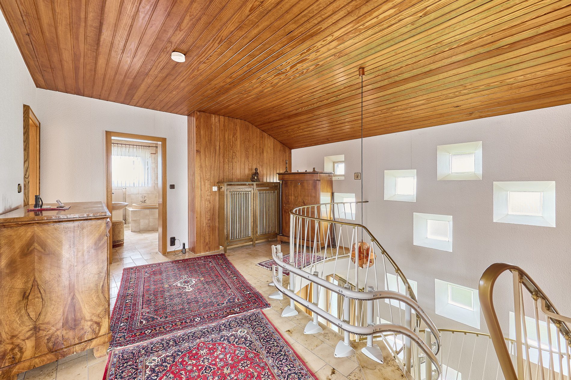 Immobilienangebot - Wiesloch - Alle - Wiesloch: Geräumiges Haus mit Wintergarten, vielen Vorzügen und herrlichem Garten in begehrter Lage