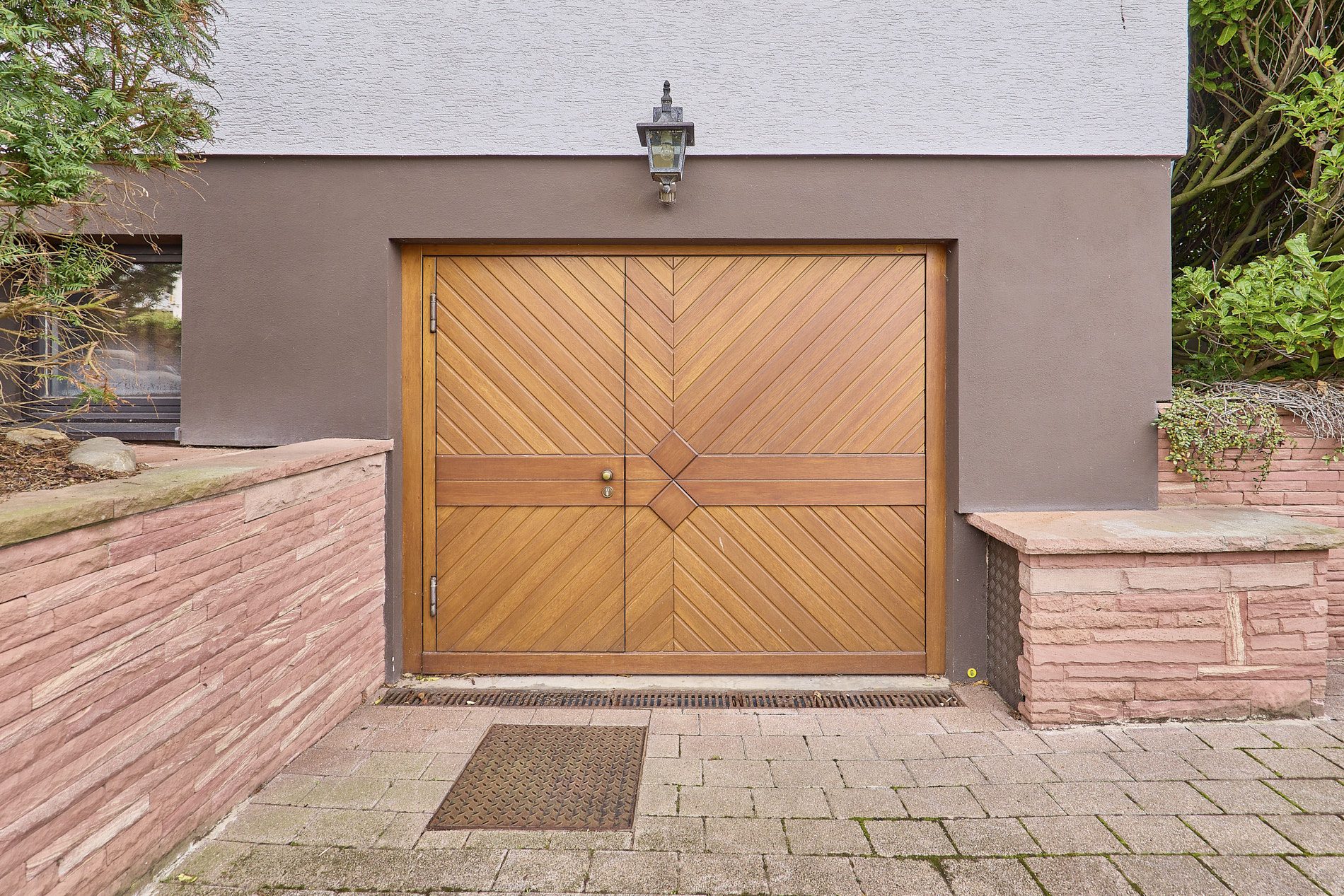 Immobilienangebot - Wiesloch - Alle - Wiesloch: Geräumiges Haus mit Wintergarten, vielen Vorzügen und herrlichem Garten in begehrter Lage