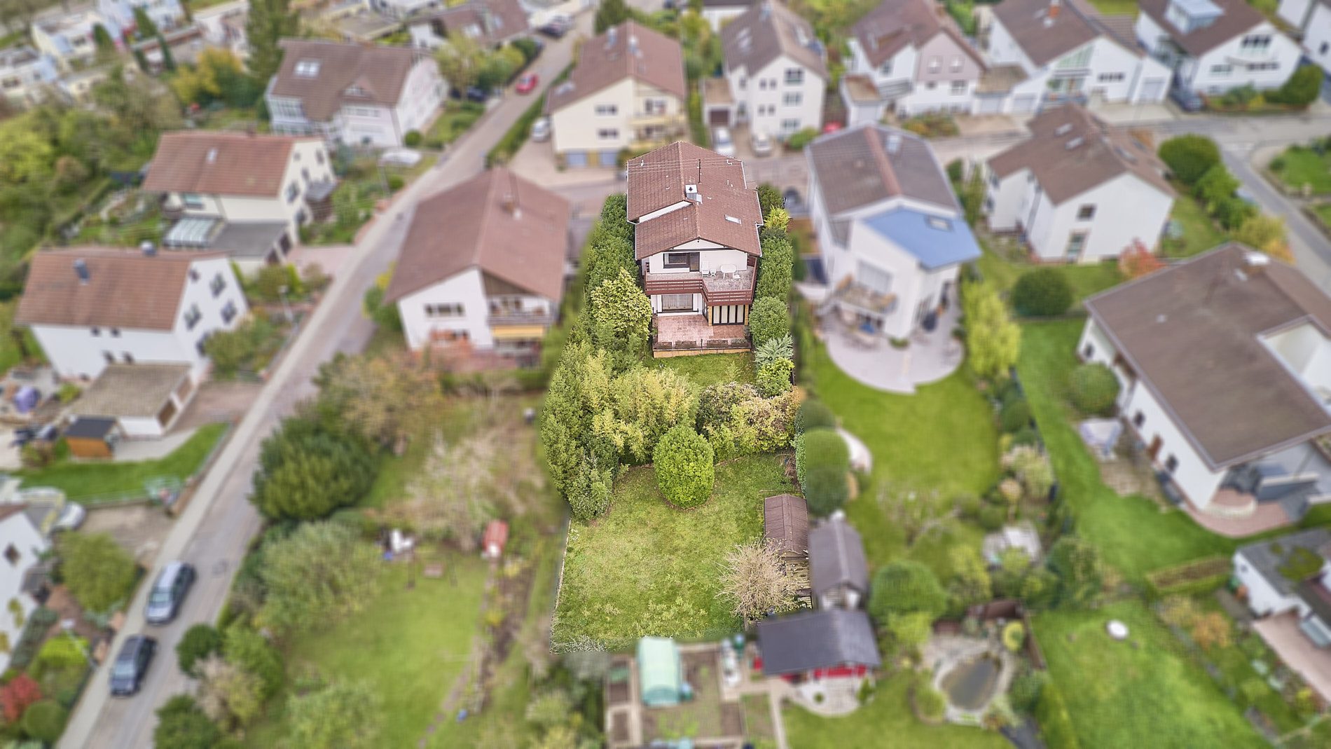 Immobilienangebot - Wiesloch - Alle - Wiesloch: Geräumiges Haus mit Wintergarten, vielen Vorzügen und herrlichem Garten in begehrter Lage