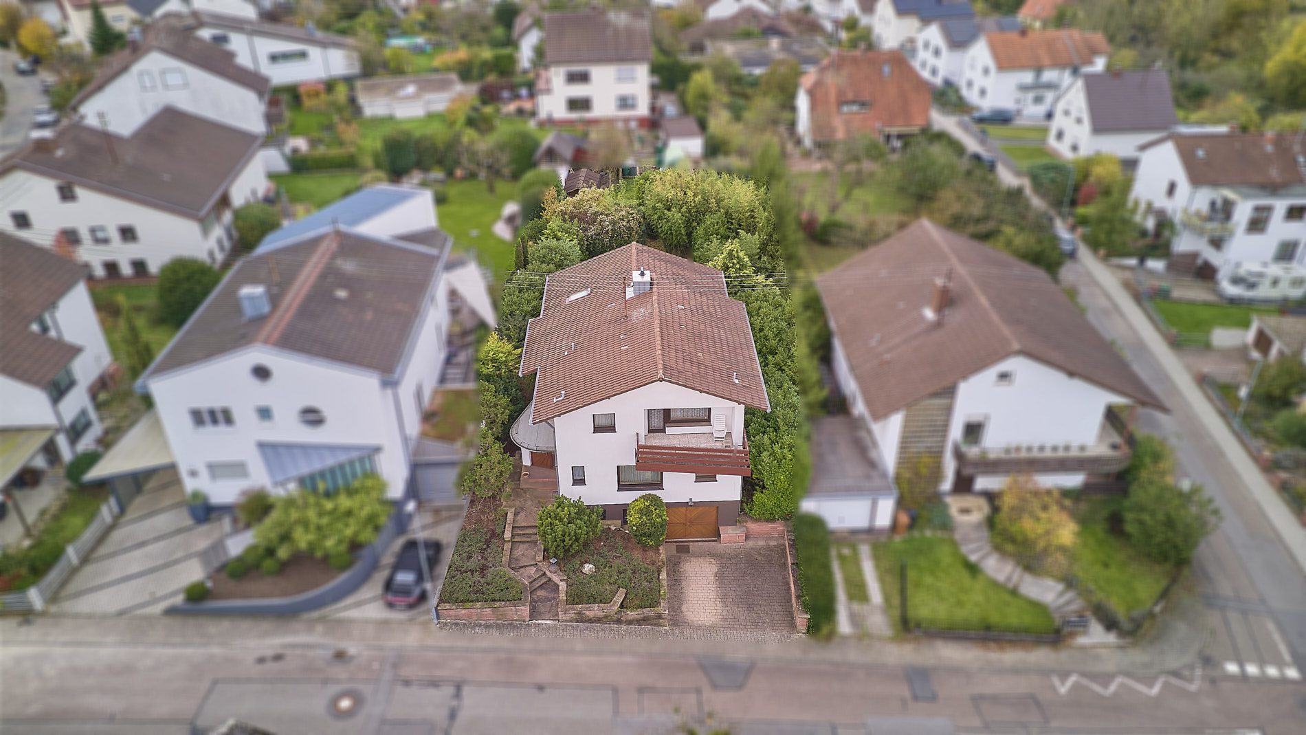 Immobilienangebot - Wiesloch - Alle - Wiesloch: Geräumiges Haus mit Wintergarten, vielen Vorzügen und herrlichem Garten in begehrter Lage