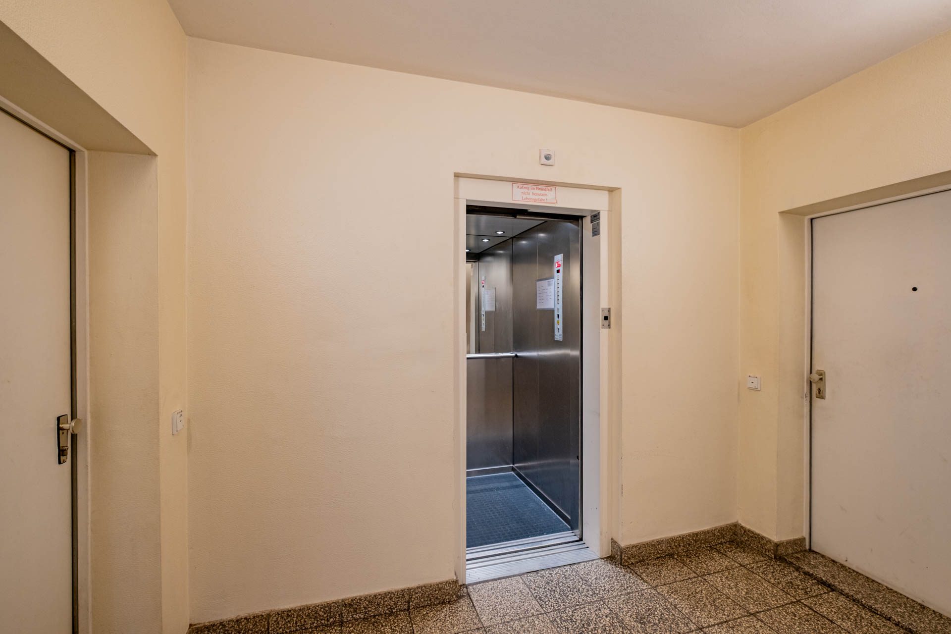 Immobilienangebot - Heidelberg - Alle - HD-Weststadt: barrierefreie 2-Zimmer-Wohnung mit 2 Terrassen, Duplexstellplatz und Fahrstuhl