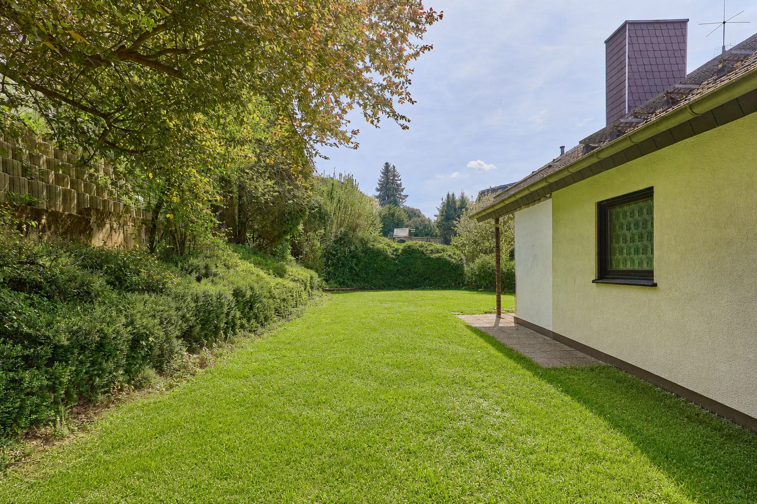 Immobilienangebot - Wiesenbach - Alle - Wiesenbach: MFH mit Garten & Talblick – ideal für Eigennutzer, Anleger und Mehrgenerationenwohnen