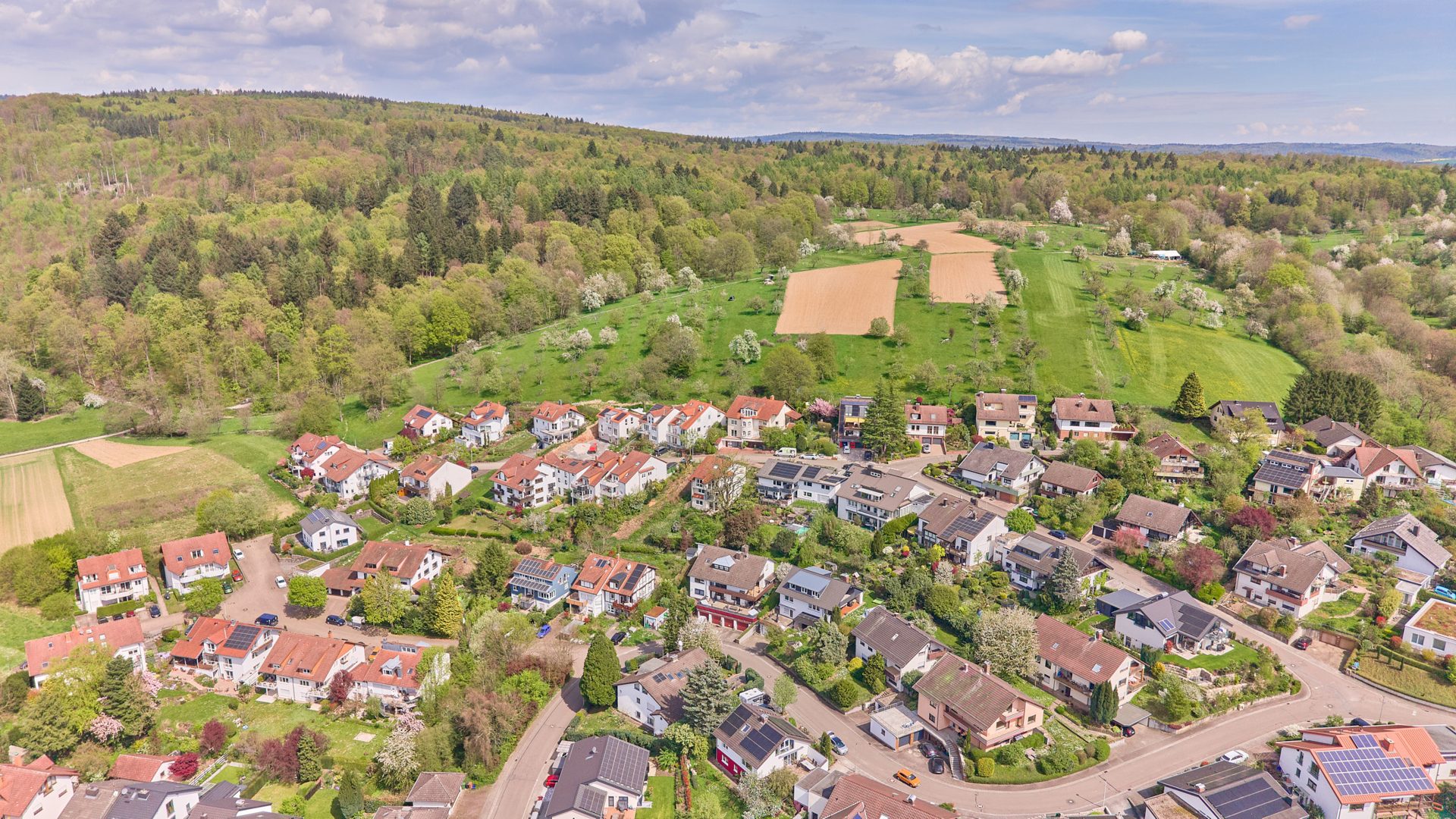 Immobilienangebot - Wiesenbach - Alle - Wiesenbach: MFH mit Garten & Talblick – ideal für Eigennutzer, Anleger und Mehrgenerationenwohnen