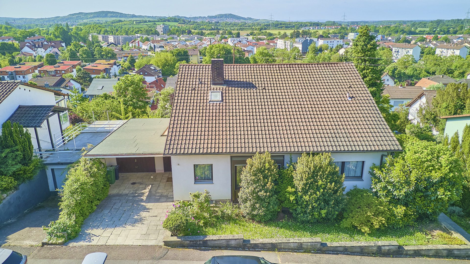 Immobilienangebot - Wiesloch - Alle - Panoramablick inklusive: Großzügiges Einfamilienhaus mit Garten und ELW in bester Lage von Wiesloch