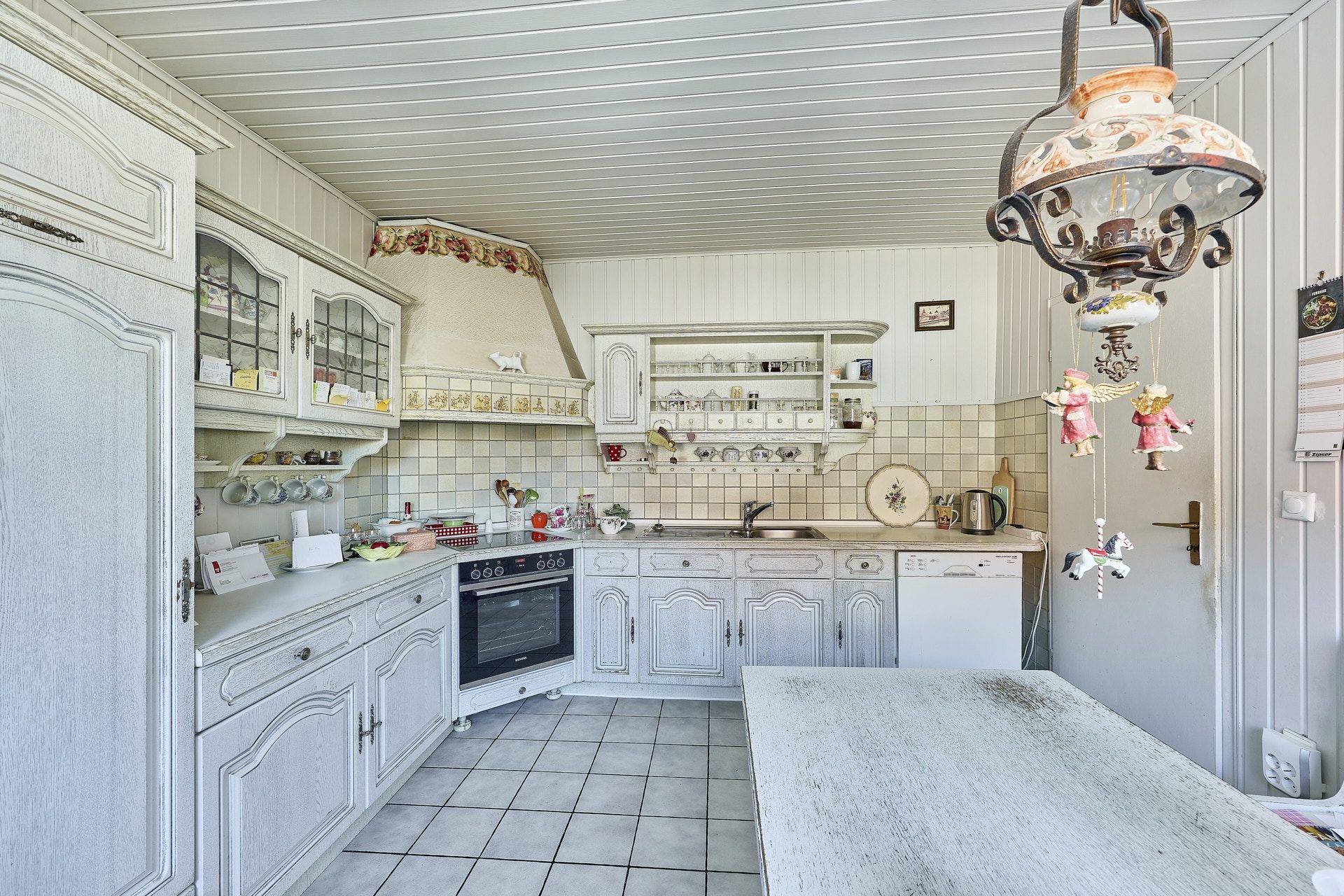 Immobilienangebot - Schriesheim - Alle - Großzügig wohnen in begehrter Lage:
Rarität mit großer Terrasse, Wellnessbereich und zwei Garagen
