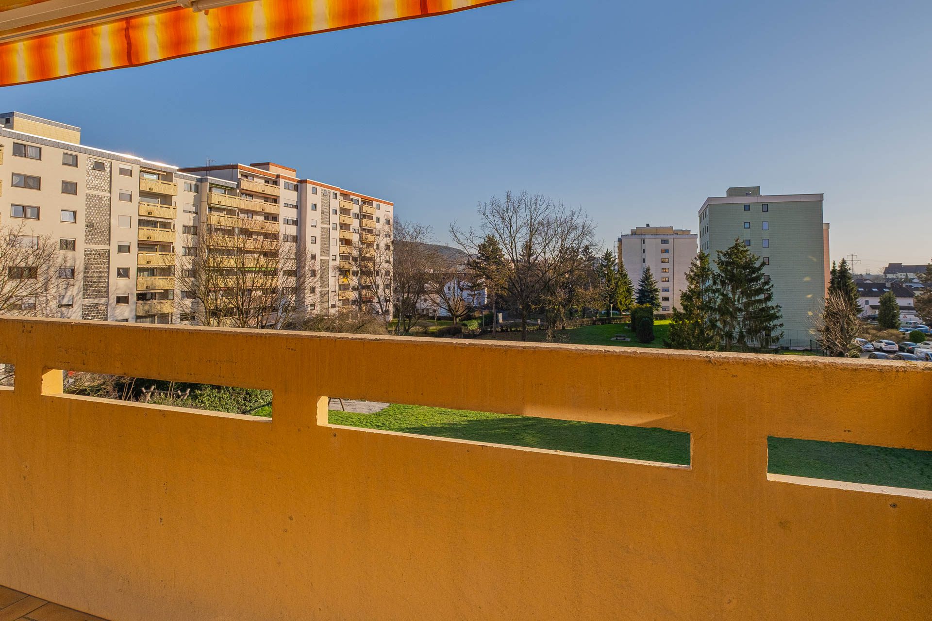 Immobilienangebot - Leimen - Alle - Leimen: 2-Zimmer-Wohnung im 3. Obergeschoss mit Loggia und Tiefgaragenstellplatz