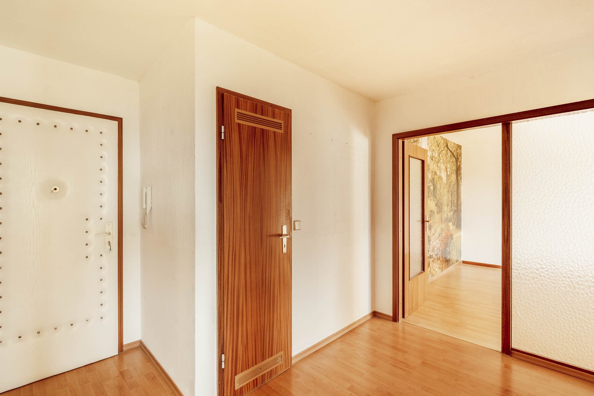 Immobilienangebot - Leimen - Alle - Leimen: 2-Zimmer-Wohnung im 3. Obergeschoss mit Loggia und Tiefgaragenstellplatz