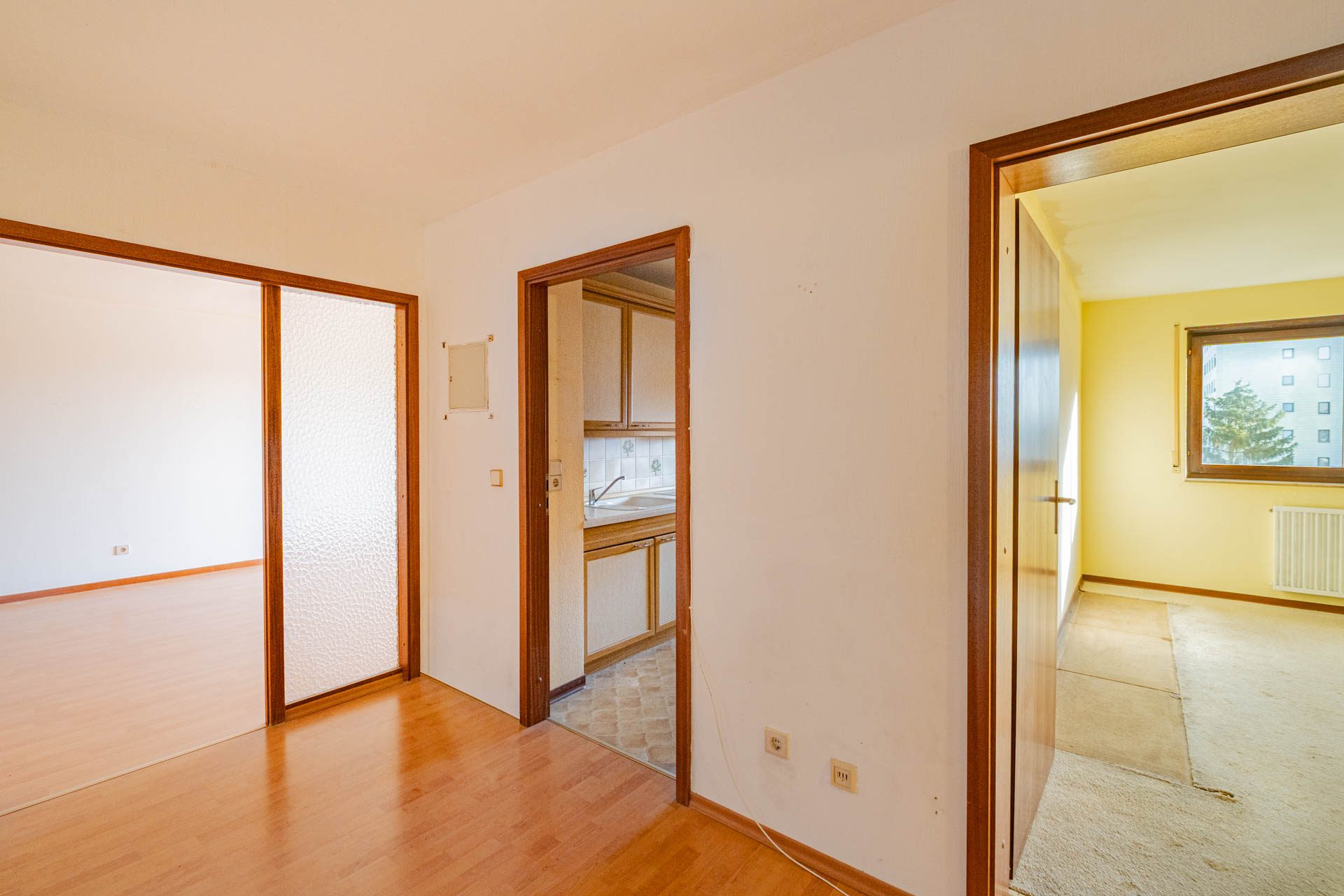 Immobilienangebot - Leimen - Alle - Leimen: 2-Zimmer-Wohnung im 3. Obergeschoss mit Loggia und Tiefgaragenstellplatz