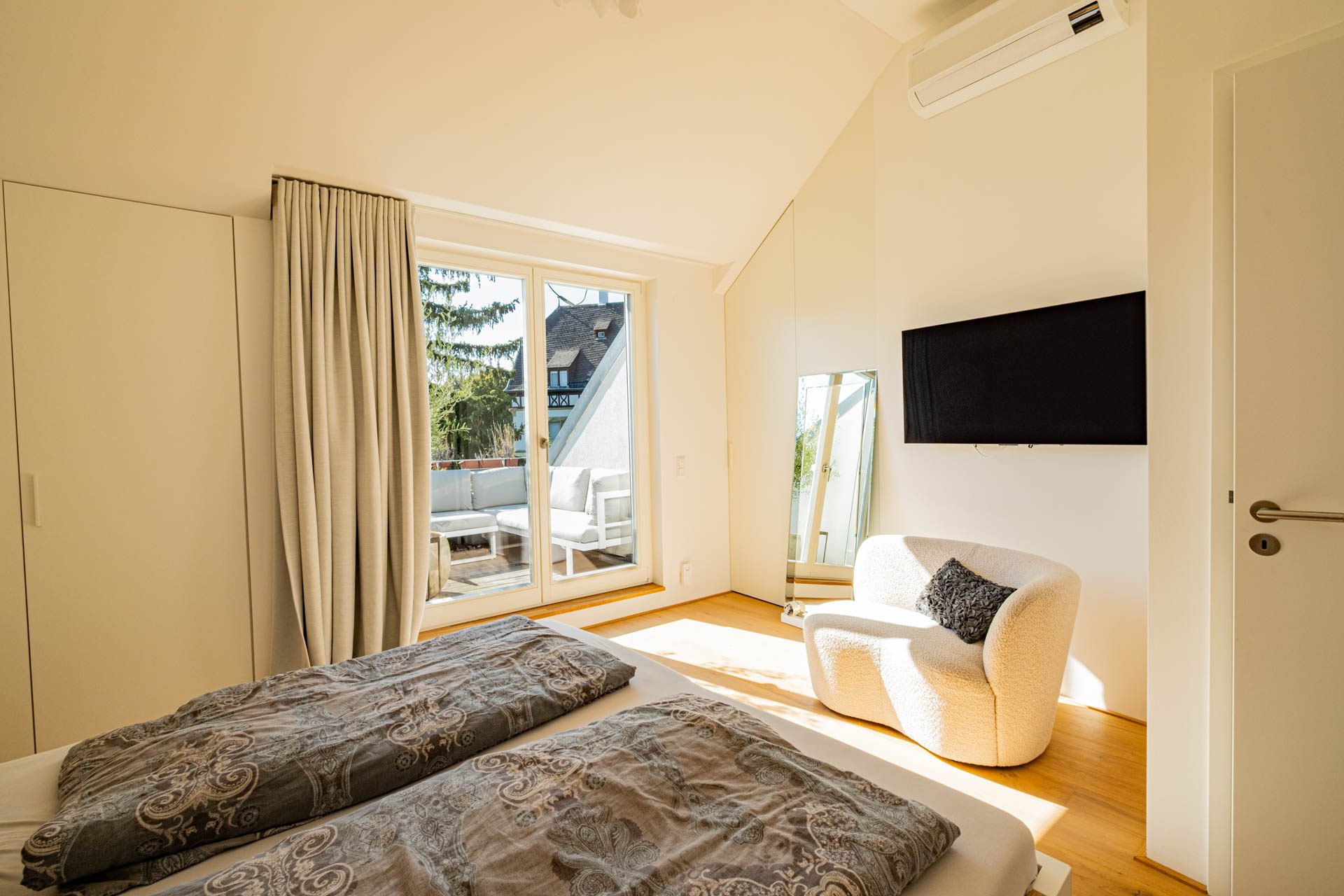 Immobilienangebot - Heidelberg - Alle - Handschuhsheim: Neuwertige Doppelhaushälfte mit Garten, überraschender Ausstattung und Privatsphäre
