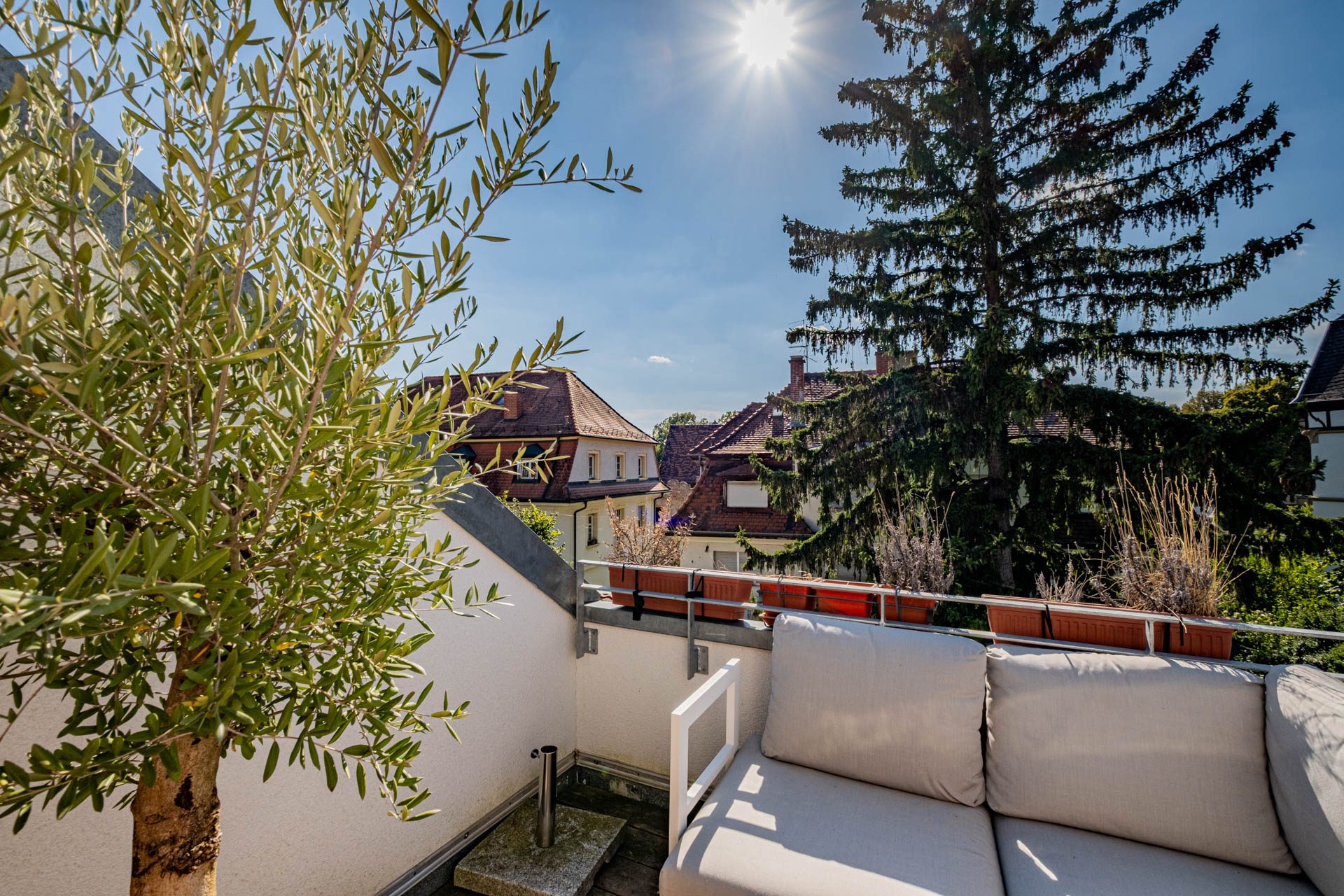 Immobilienangebot - Heidelberg - Alle - Handschuhsheim: Neuwertige Doppelhaushälfte mit Garten, überraschender Ausstattung und Privatsphäre