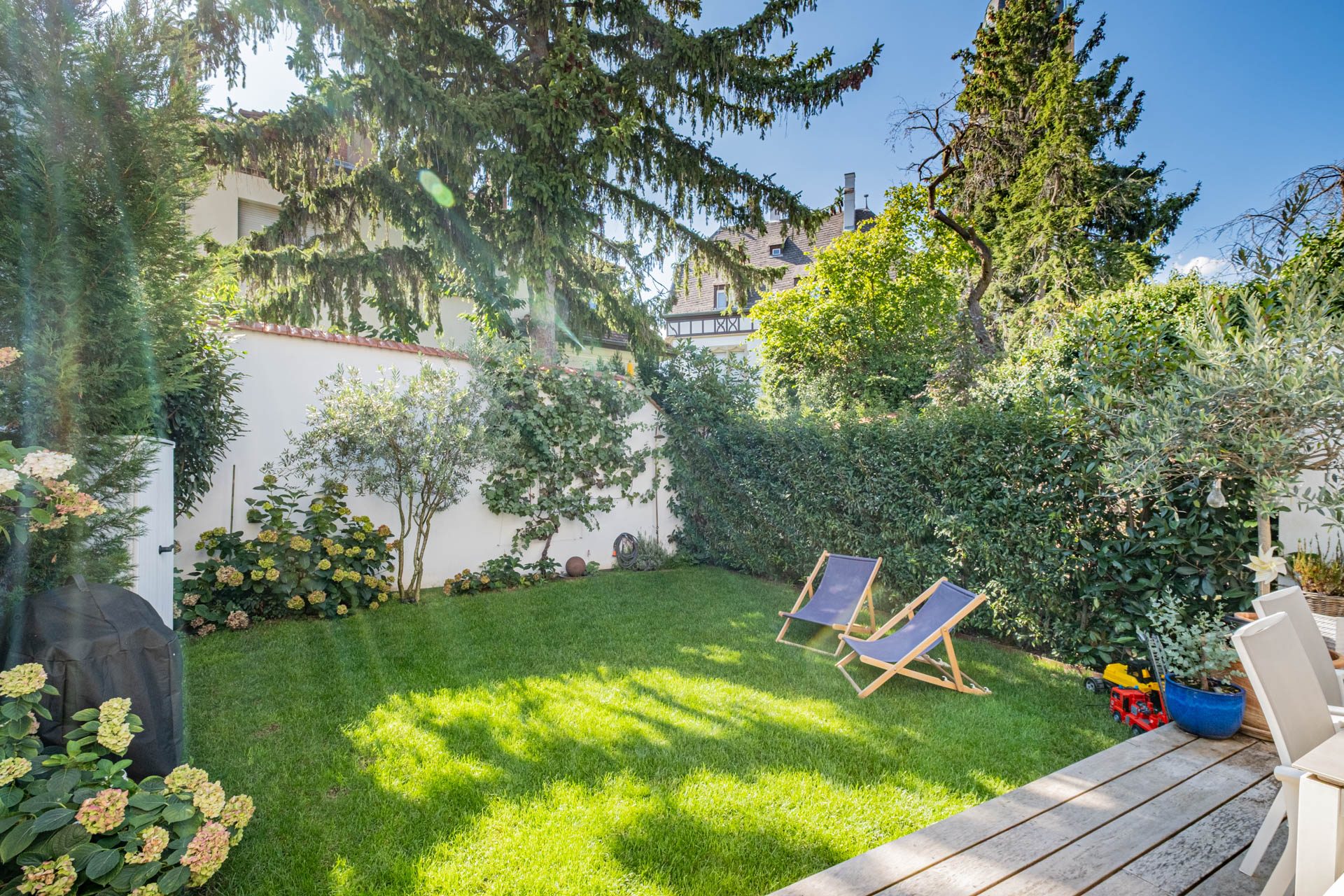 Immobilienangebot - Heidelberg - Alle - Handschuhsheim: Neuwertige Doppelhaushälfte mit Garten, überraschender Ausstattung und Privatsphäre